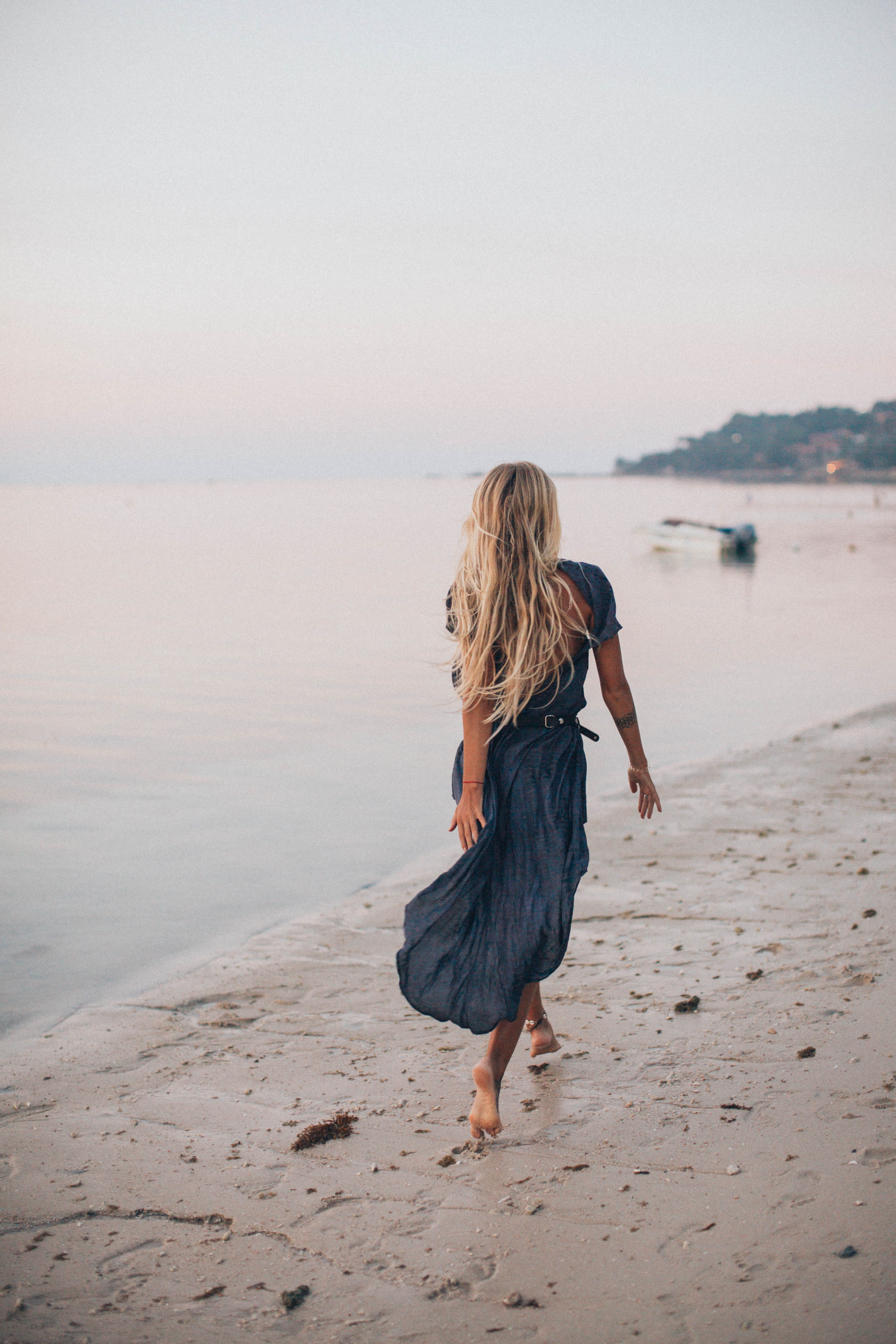 walking, 5K, outdoors, one person, women, person, lady, fashion, blue dress, model, enjoyment, oceanside, beach, summer, photoshoot, vacations, female, Phone HD Wallpaper