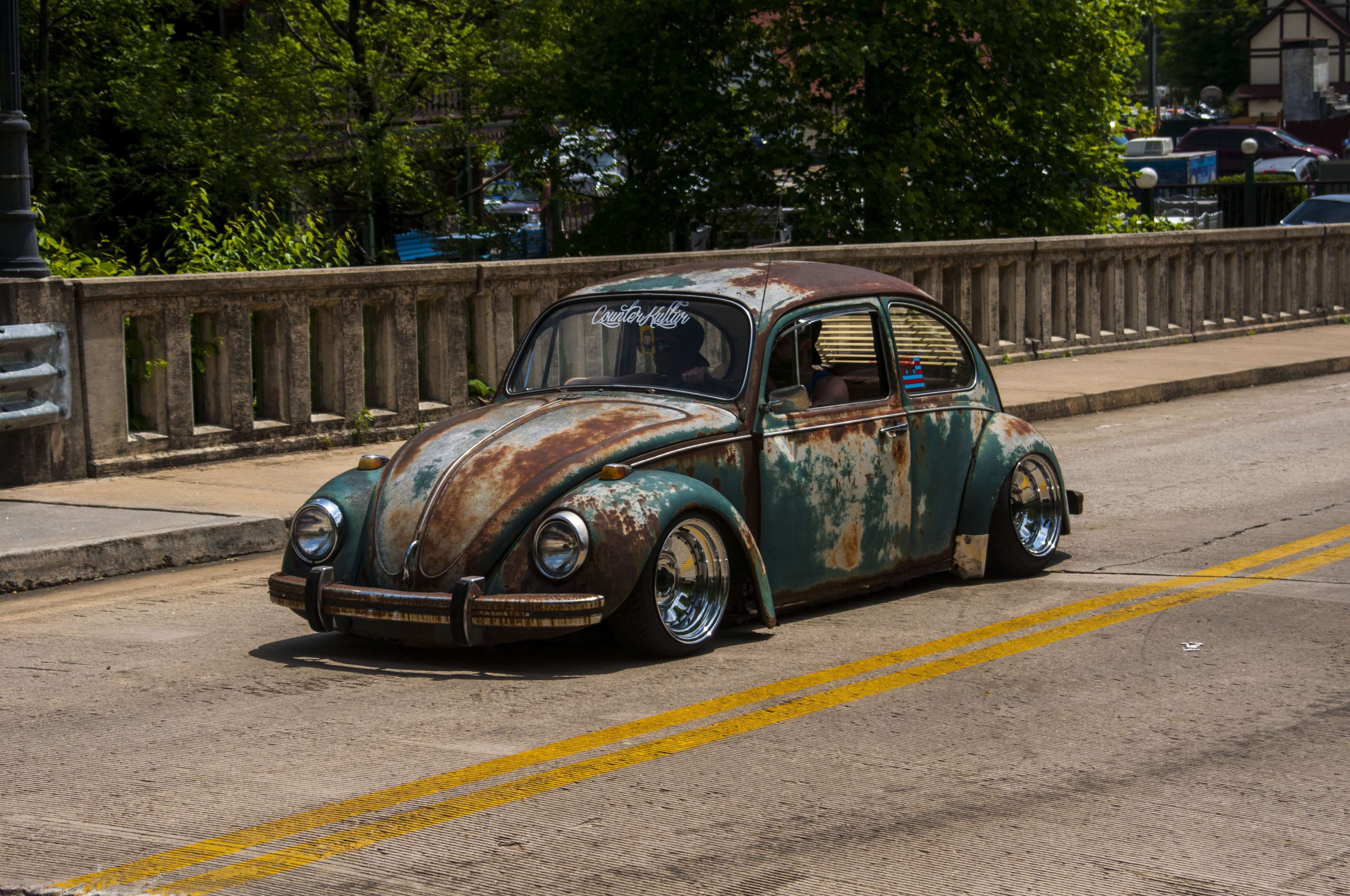 outdoors, land vehicle, city, street, built structure, road, rust, day, architecture, nature, stationary, no people, 4K, transportation, car, retro styled, HD Wallpaper