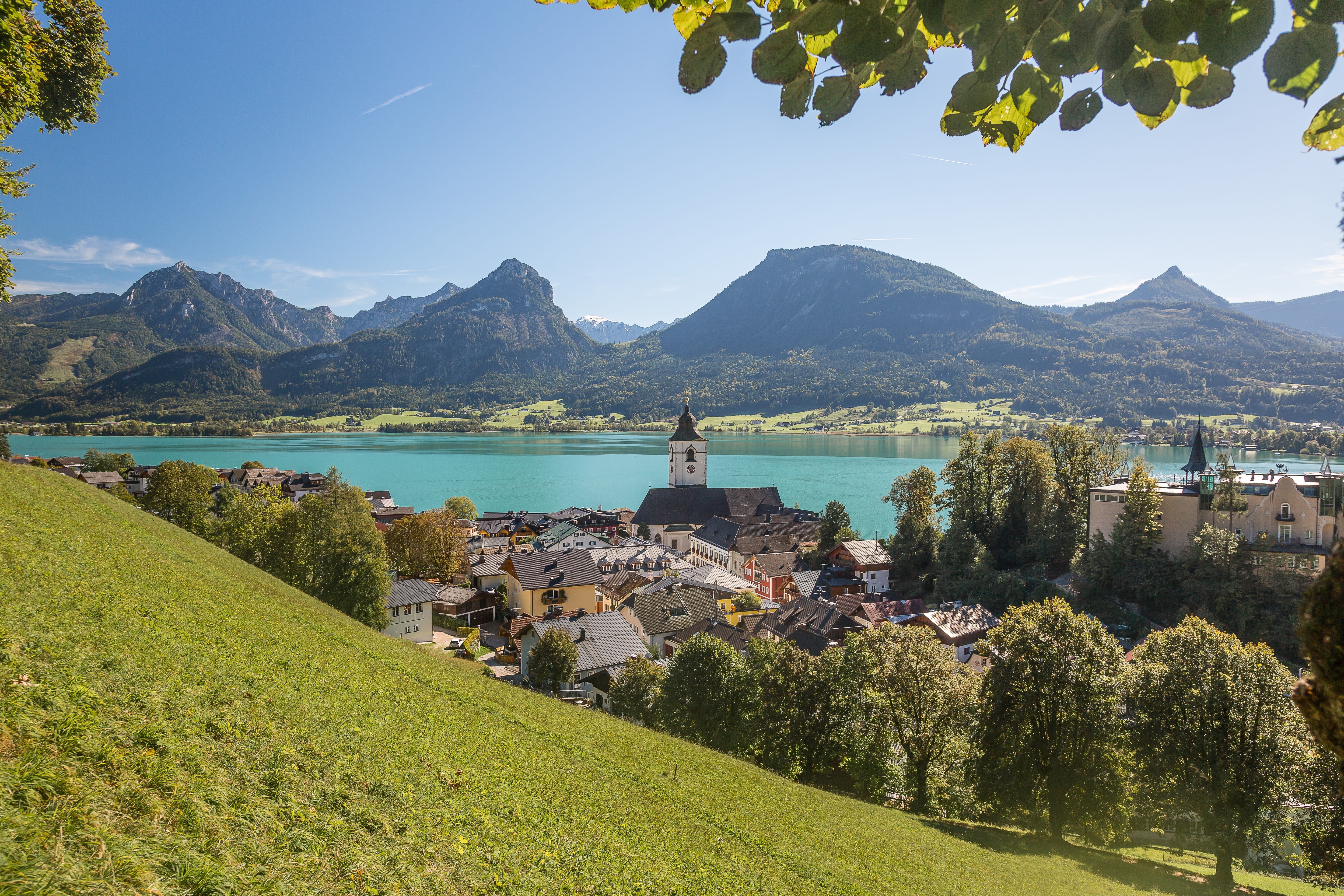 nature, lake, no people, sankt wolfgang, st, beauty in nature, green color, mountain range, plant, water, mountain, building, tree, austria, built structure, HD Wallpaper