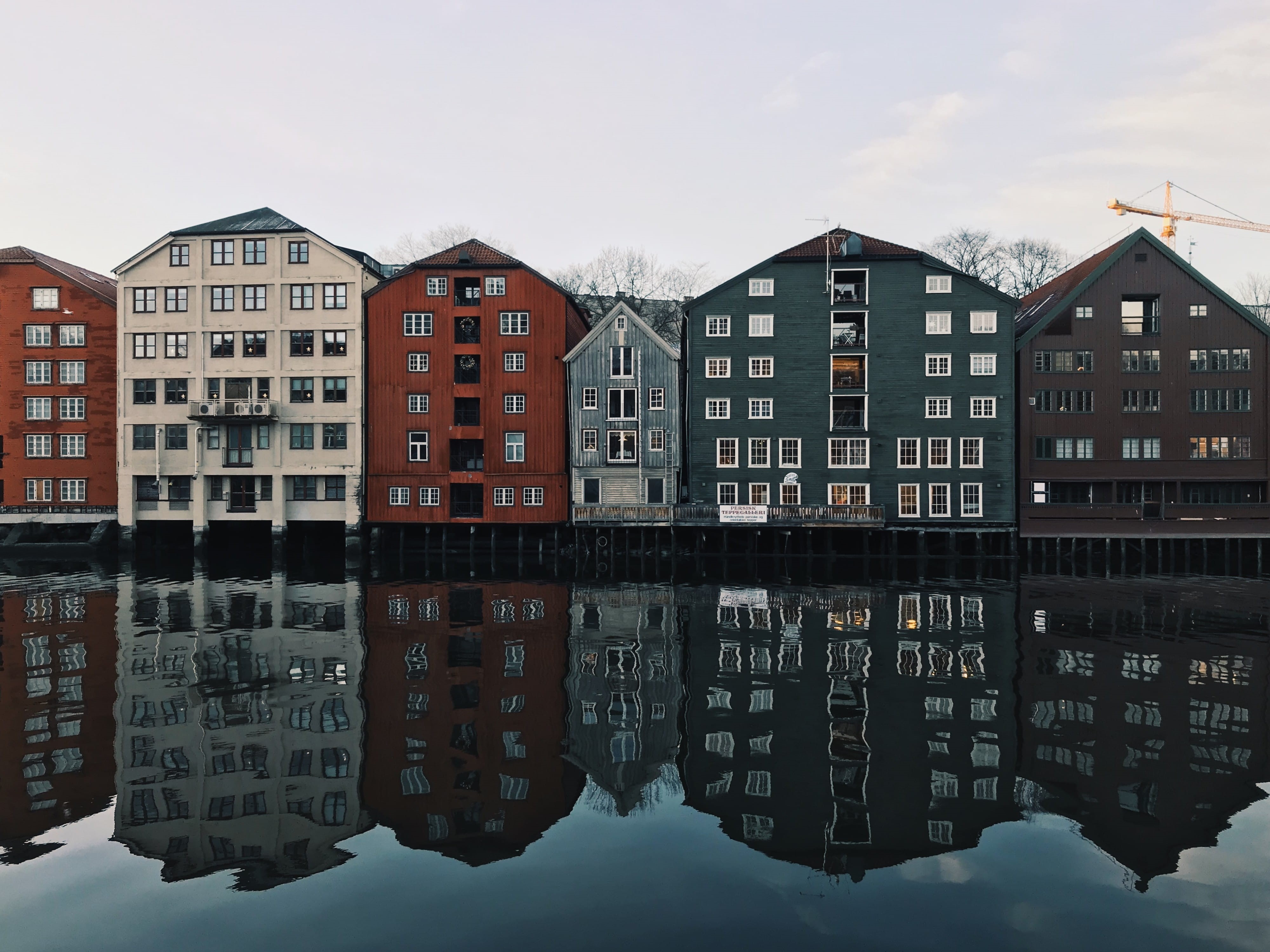 house, residential district, sky, 4K, day, transportation, nature, built structure, city, water, reflection, outdoors, row house, building, waterfront, HD Wallpaper