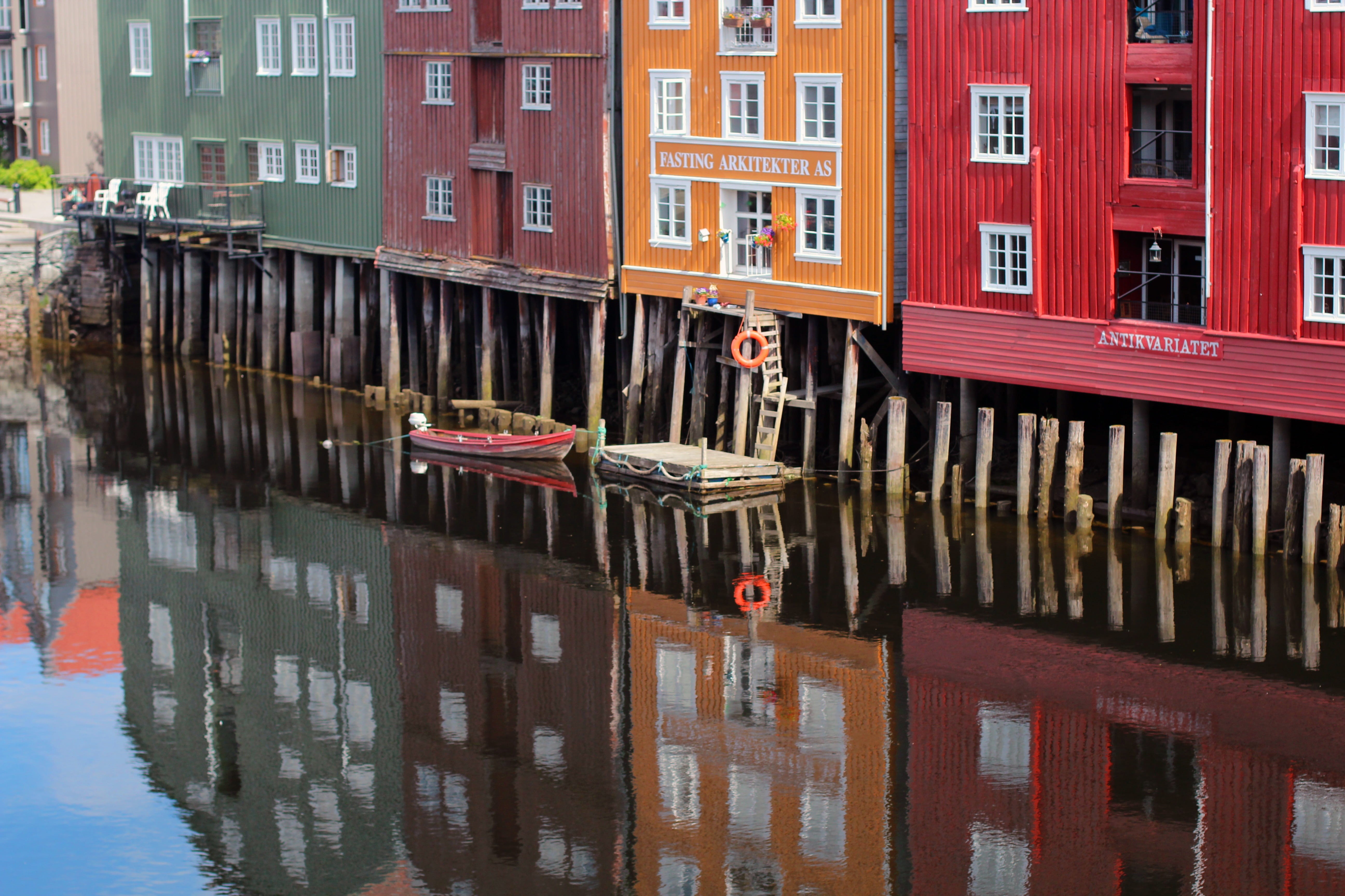 residential district, water, 5K, day, waterfront, nature, city, old town, trondheim, transportation, homes, house, house facade, window, Color, no people, HD Wallpaper