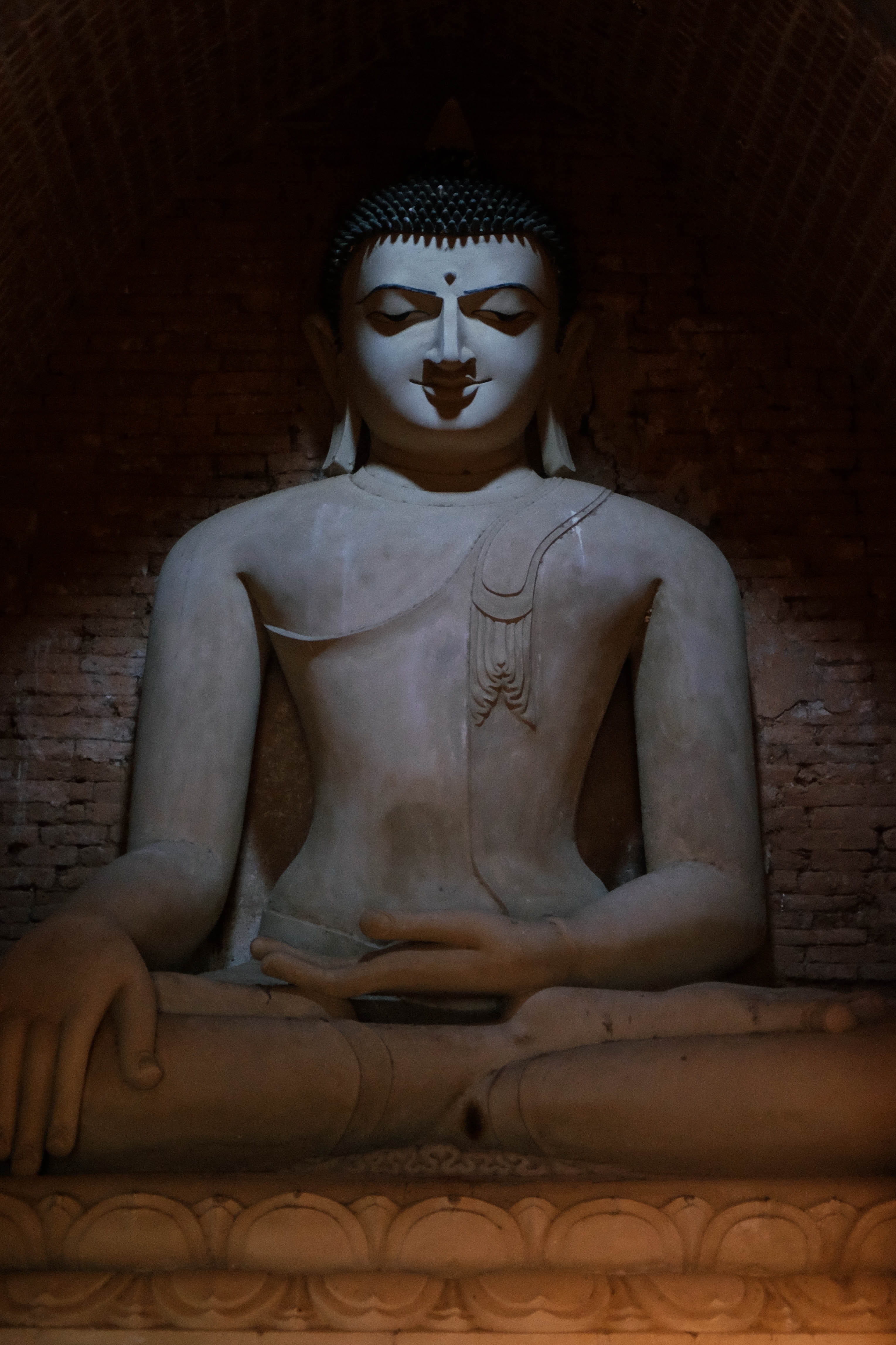 old bagan, ruiz, human representation, art and craft, 4K, front view, bagan, myanmar, architecture, belief, no people, religious, indoors, creativity, Phone HD Wallpaper