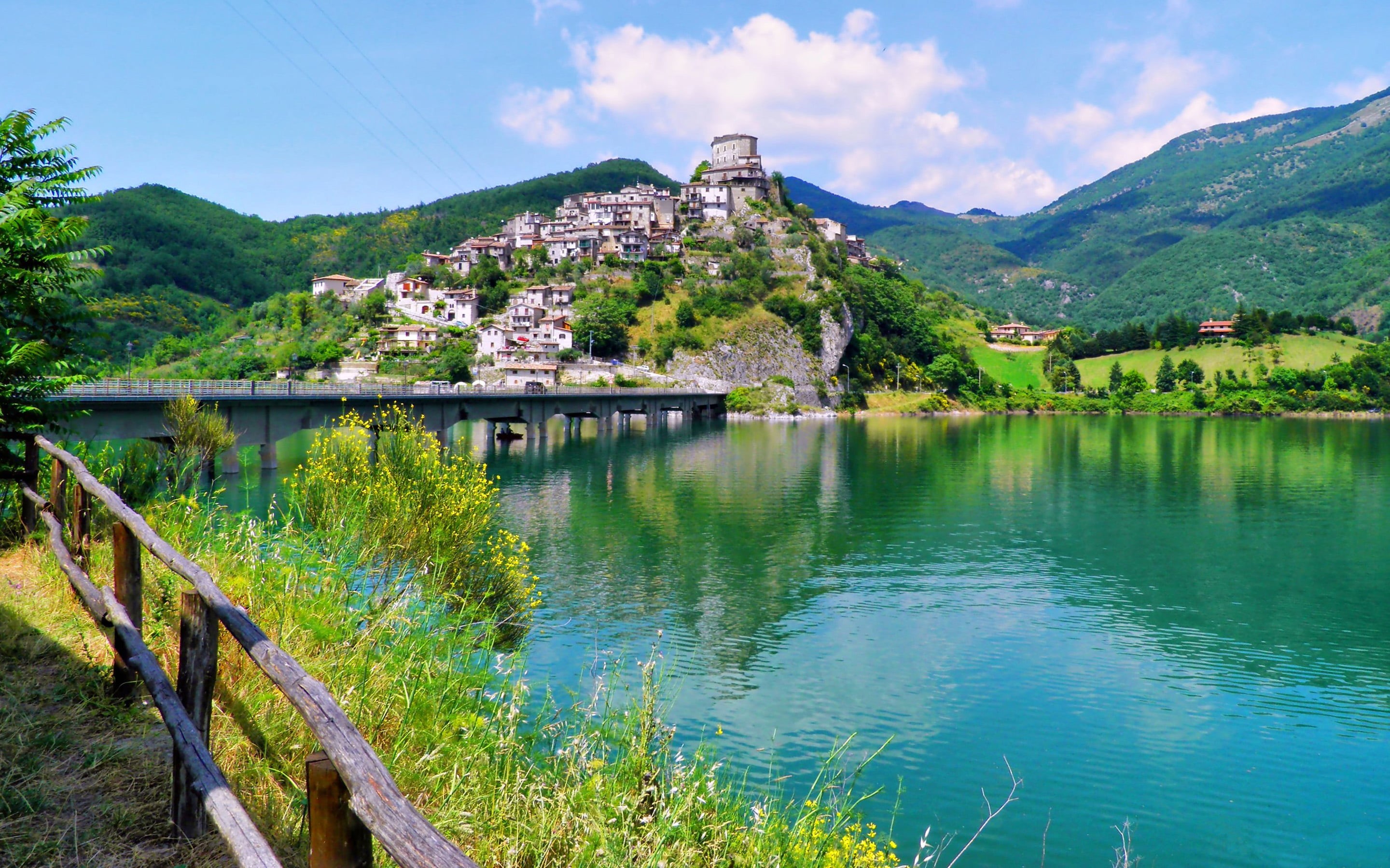 lake, plant, nature, outdoors, reflection, built structure, water, building, hd, architecture, bridge, rieti, no people, lazio, lago, 2K, mountain range, HD Wallpaper