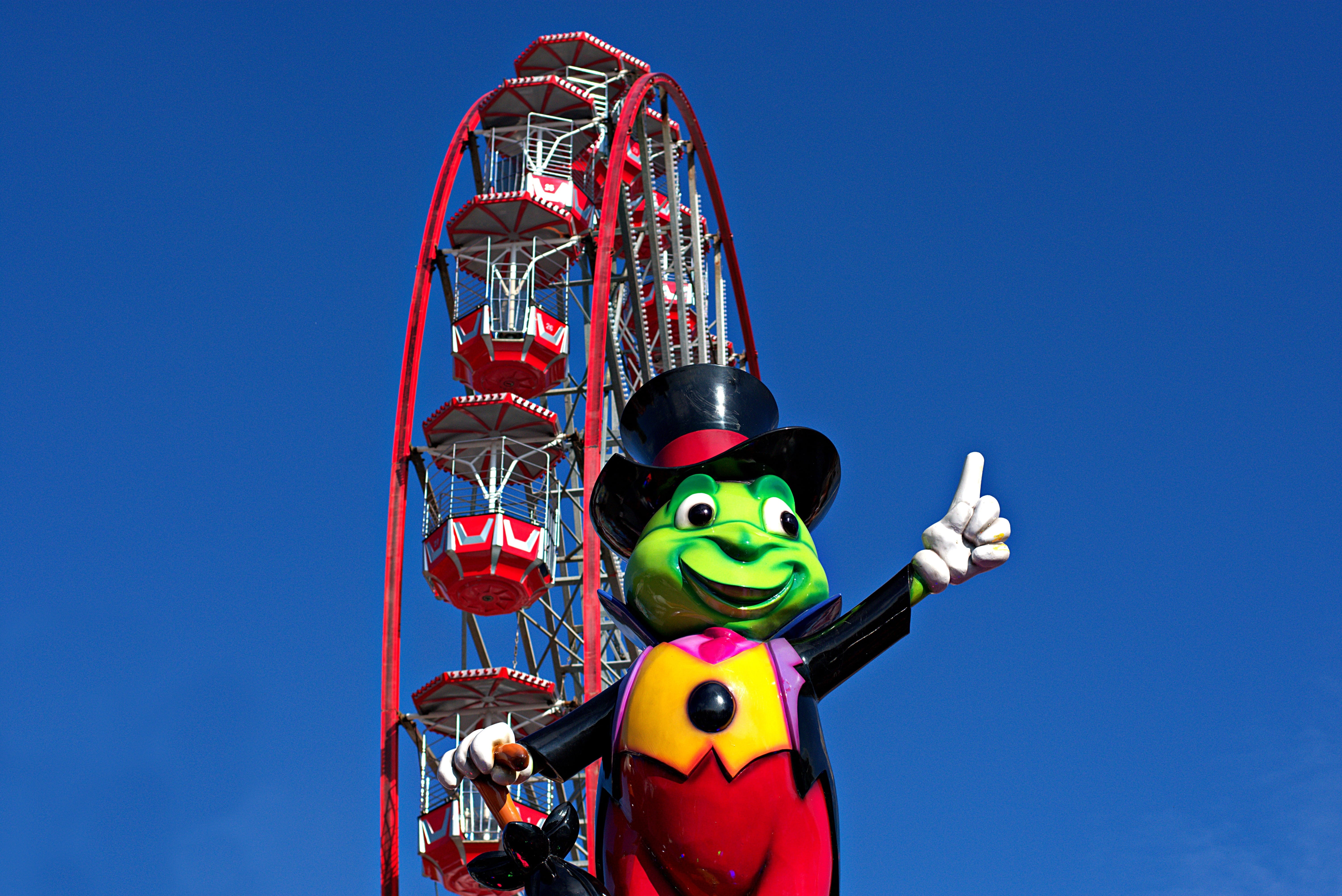 day, jiminy cricket, red, ferris wheel, blue sky, no people, clear sky, big wheel, disney, representation, sky, jimmy cricket, copy space, nottingham, carnival, HD Wallpaper
