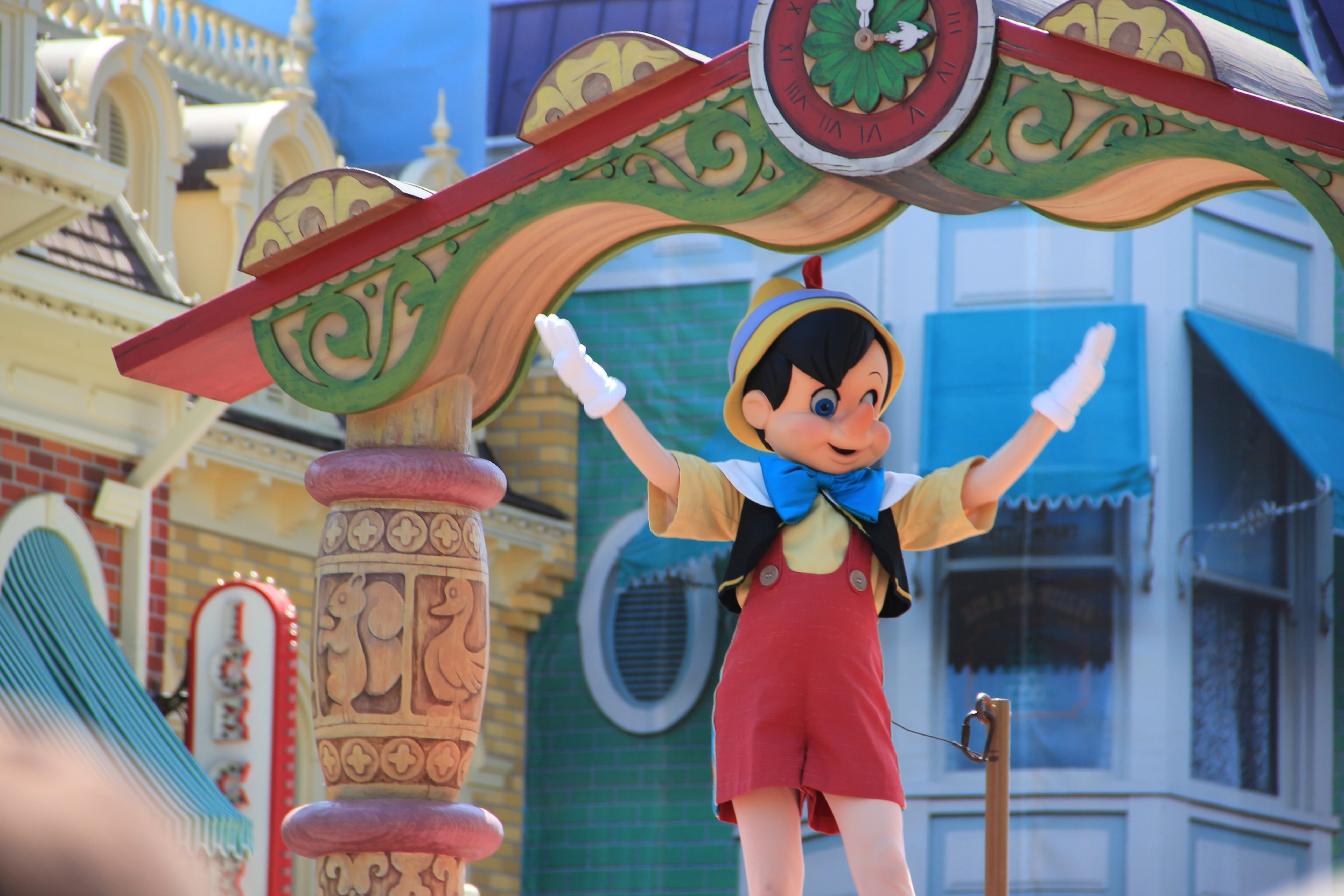 innocence, males, day, human limb, boys, one person, women, representation, men, three quarter length, disney, outdoors, character, childhood, leisure activity, HD Wallpaper