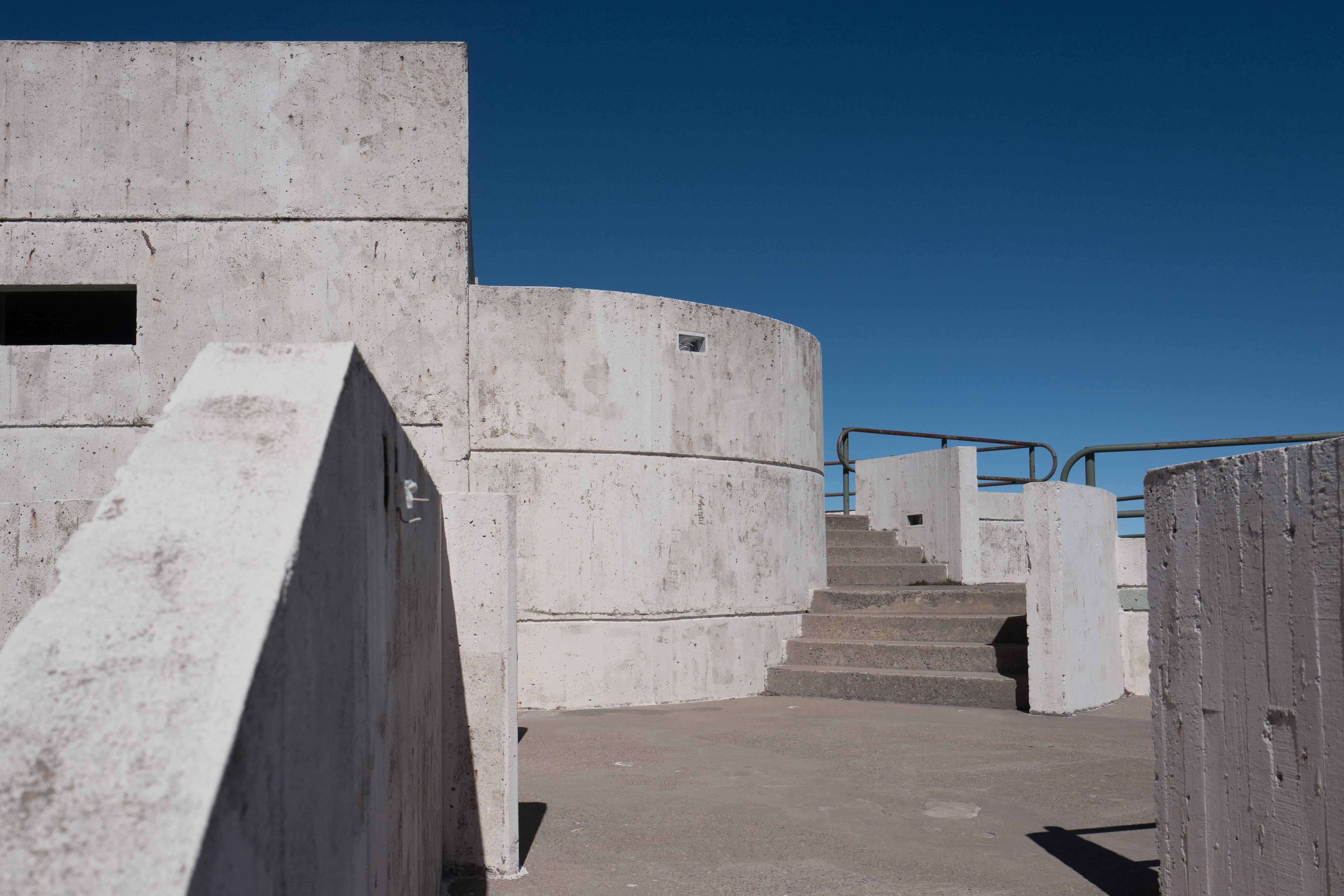 costa rica, direction, built structure, concrete, history, staircase, sunlight, wall, day, irazú volcano, brutalist, white, 4K, no people, building exterior, HD Wallpaper