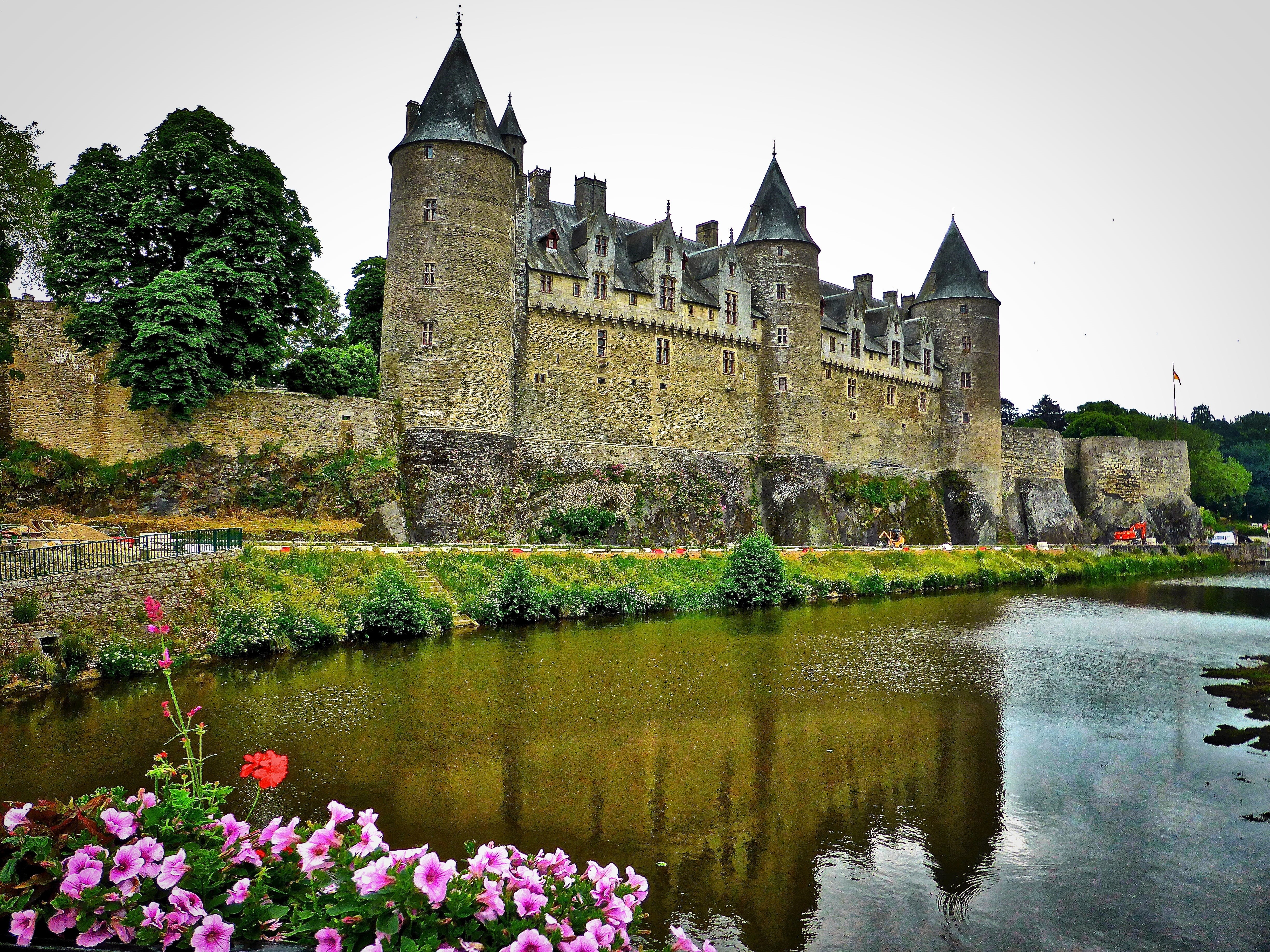 no people, 4K, bretagne, castle, plant, nature, wall, brittany, fortress, building exterior, historical, flowering plant, mansion, flower, built structure, HD Wallpaper