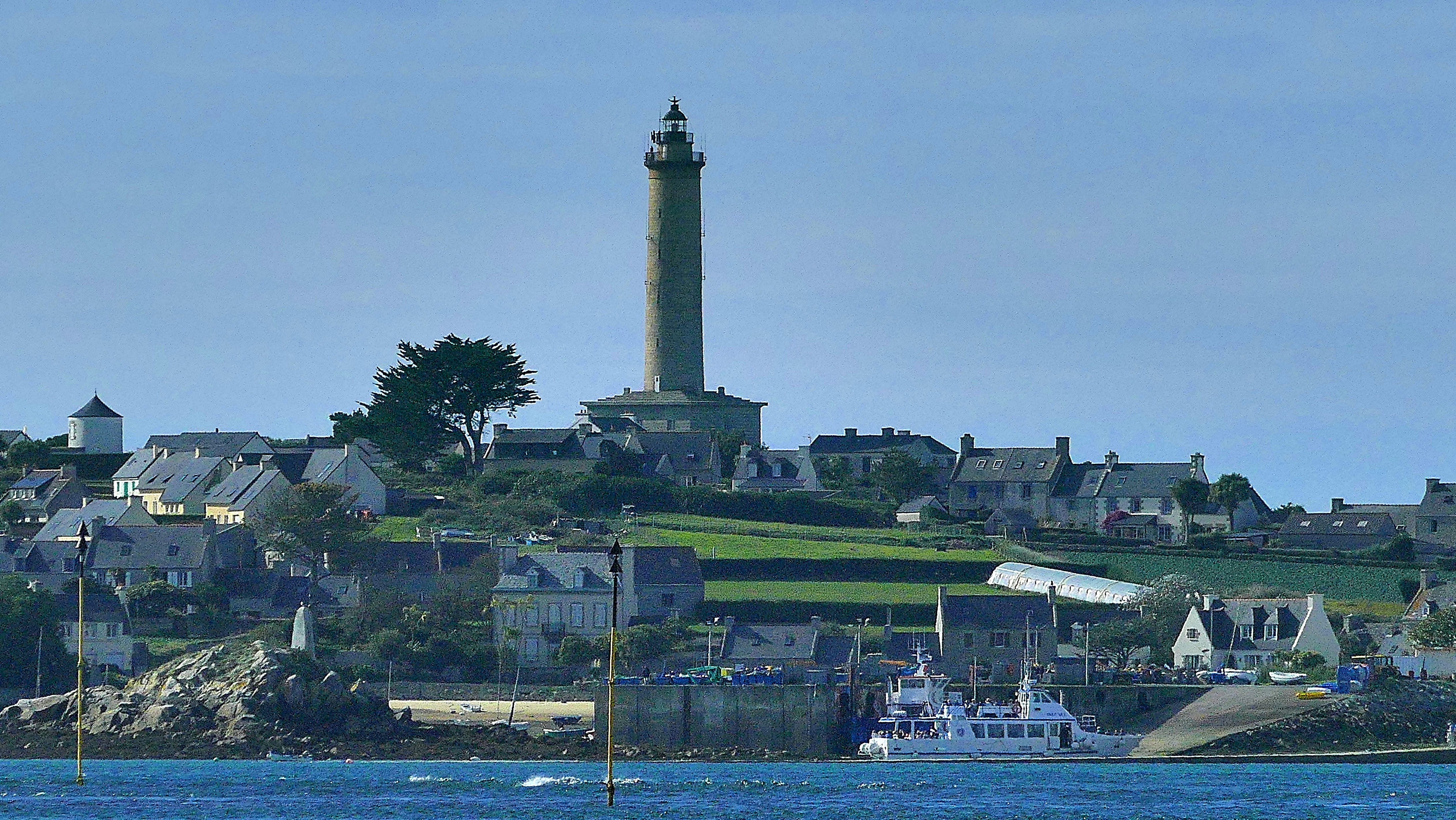 ile, island, sea, building, nature, outdoors, île de batz, bretagne, water, 4K, travel, history, no people, plant, tower, waterfront, sailboat, phare, HD Wallpaper