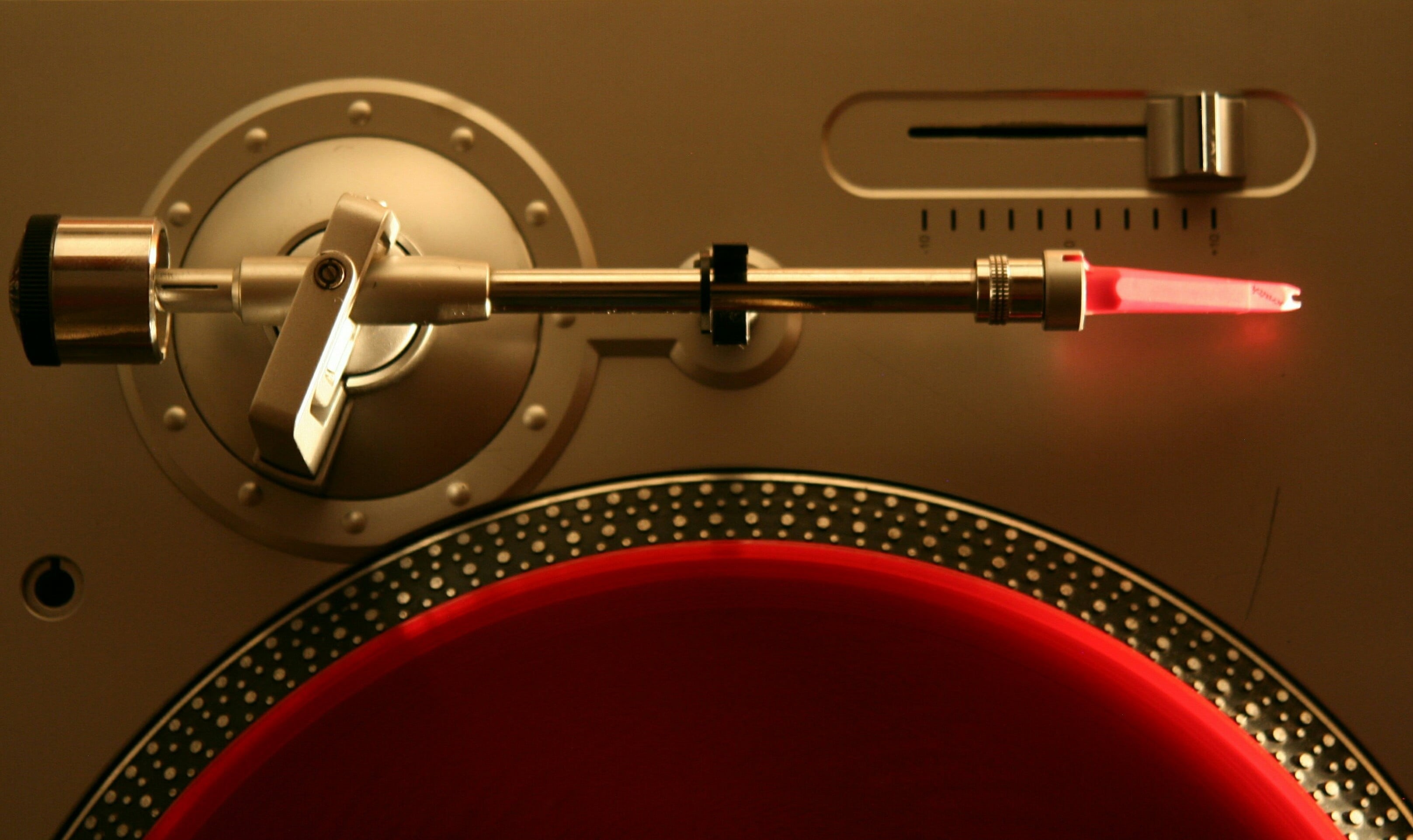 the rhythm, elegance, shape, sound, scale, silver, three dimensional, close, technology, gold colored, note, studio, red, motherboard, music, alloy, machinery, HD Wallpaper