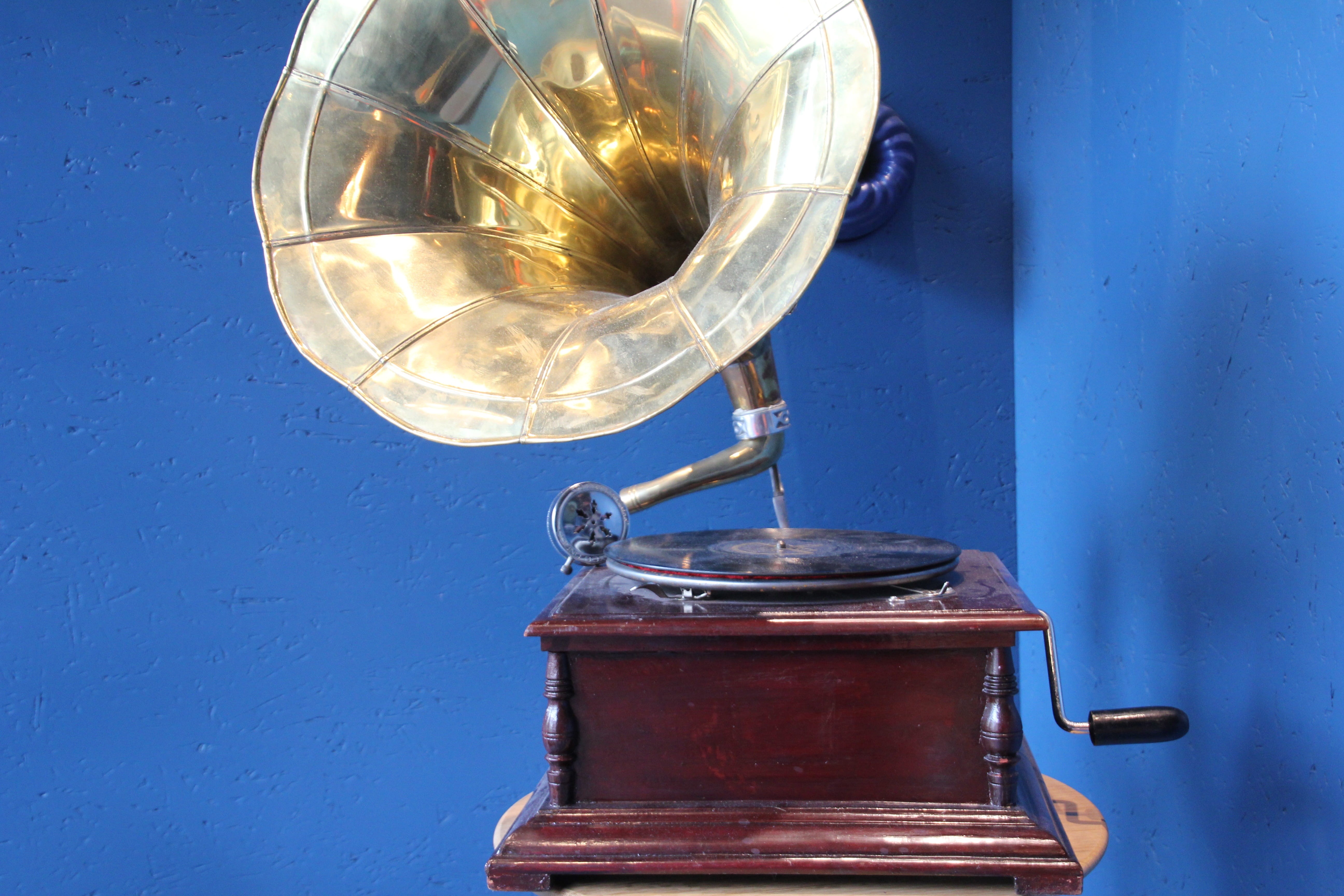 record player, gold colored, close-up, musical instrument, wall - building feature, nostalgic, studio shot, 5K, phonograph, Turntable, sunlight, metal, HD Wallpaper