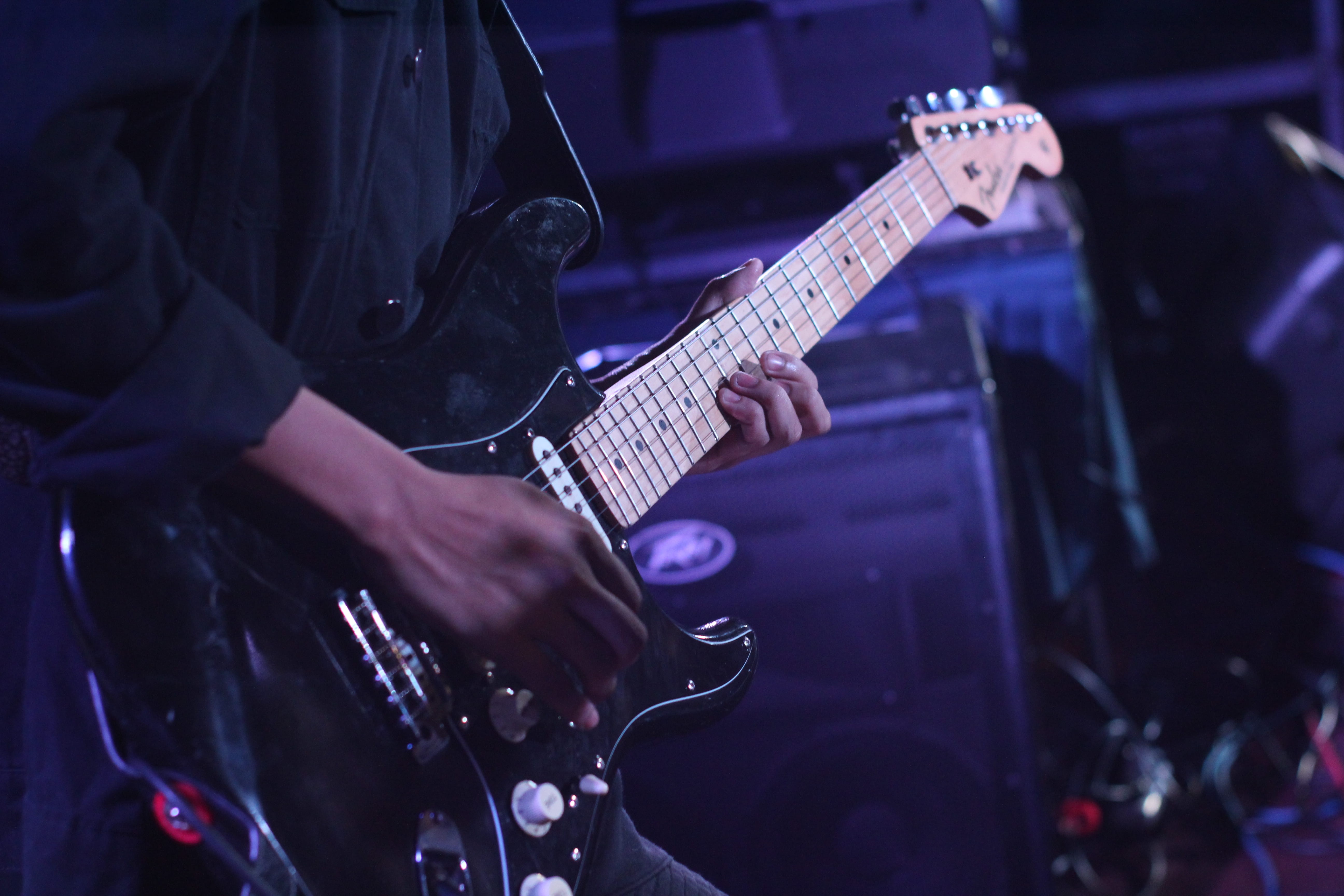 event, instrument, plucking an instrument, electric guitar, fender, skill, stringed instrument, stage, focus on foreground, performer, guitar, man, rock music, HD Wallpaper