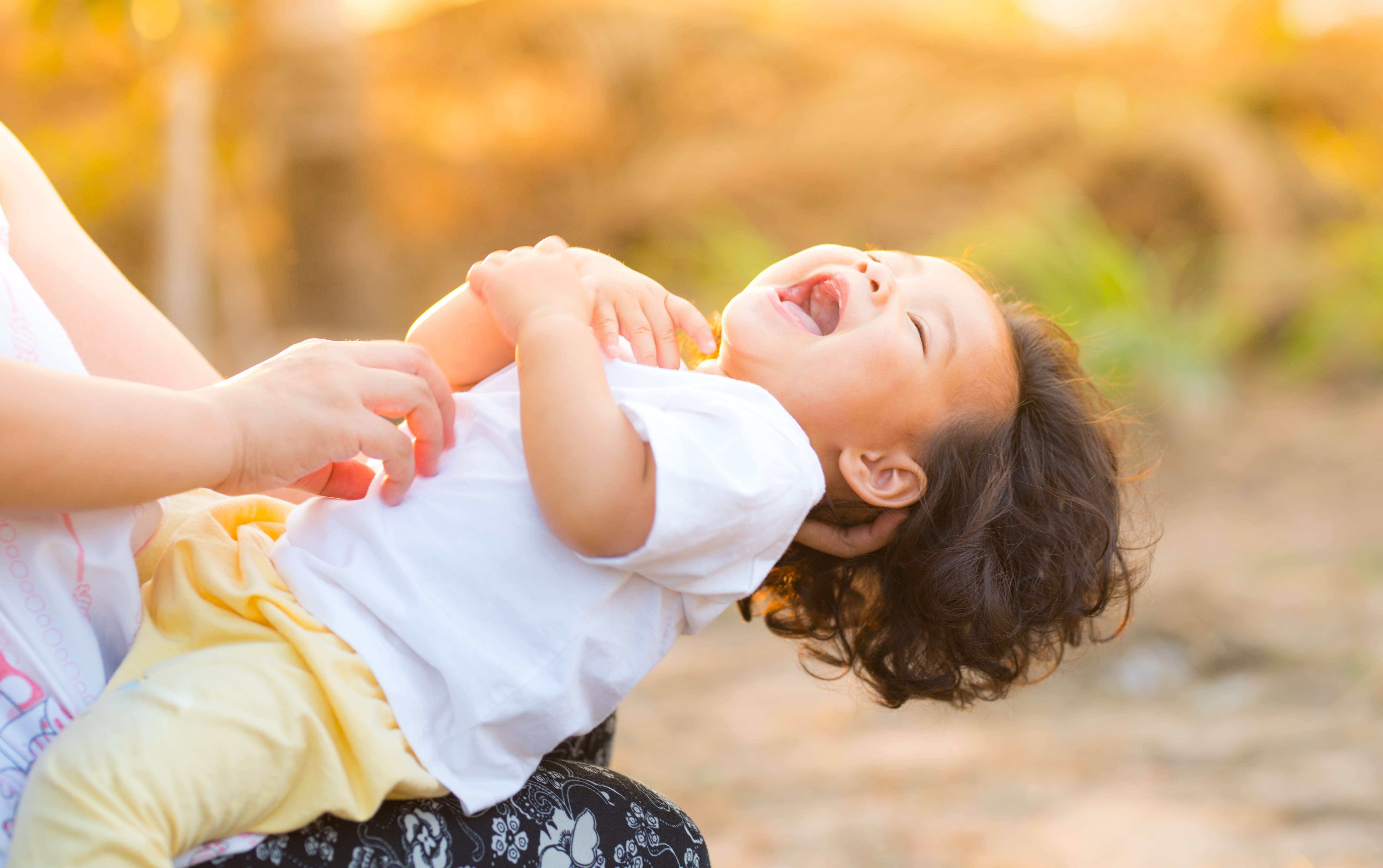 mother, smiling, relaxation, females, pretty, leisure, emotion, positive emotion, person, cheerful, adult, 5K, fun, love, hand, holding, family, cute, HD Wallpaper