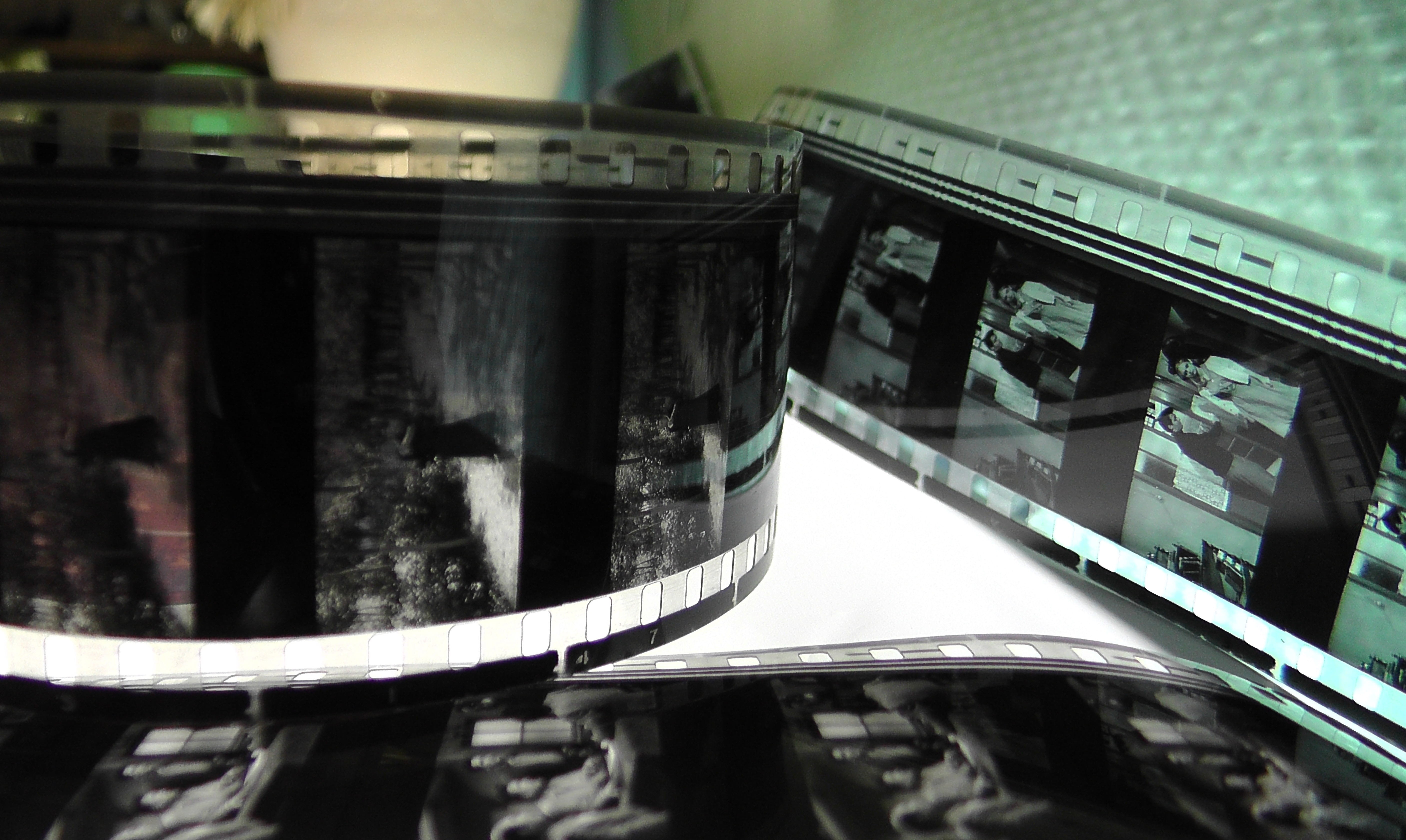 old, 35mm film, home movies, soundtrack, close-up, glass - material, film, coil, metal, reflection, transparent, indoors, cast, perforations, collection, HD Wallpaper