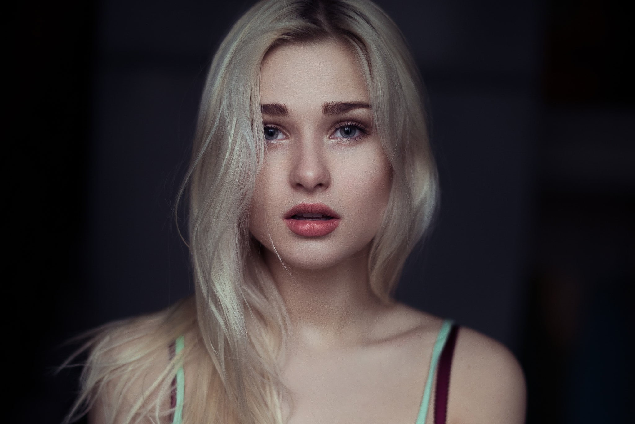 looking at camera, blond hair, black background, beautiful woman, hairstyle, adult, hair, contemplation, women, blonde, studio shot, beauty, mouth open, HD Wallpaper