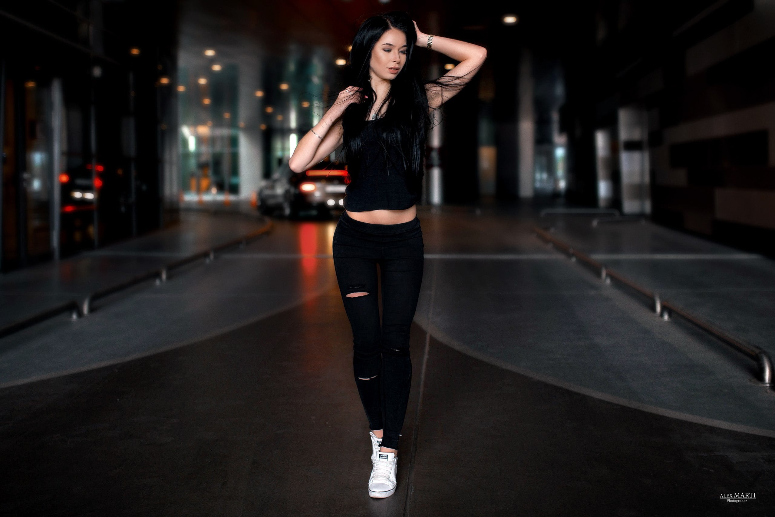healthy lifestyle, young adult, adult, sport, casual clothing, 2K, full length, sports clothing, human arm, women, focus on foreground, exercising, determination, HD Wallpaper