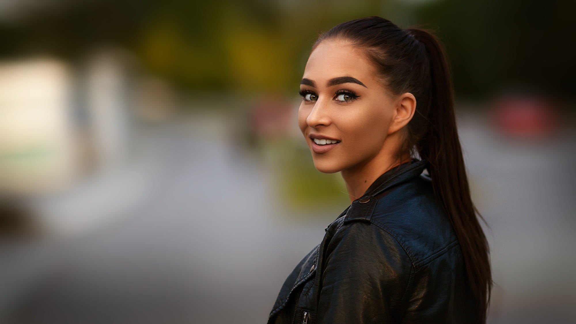 women outdoors, fashion, bokeh, positive Emotion, females, 1080P, fashion Model, portrait, street, brown Hair, real People, side view, focus on foreground, HD Wallpaper