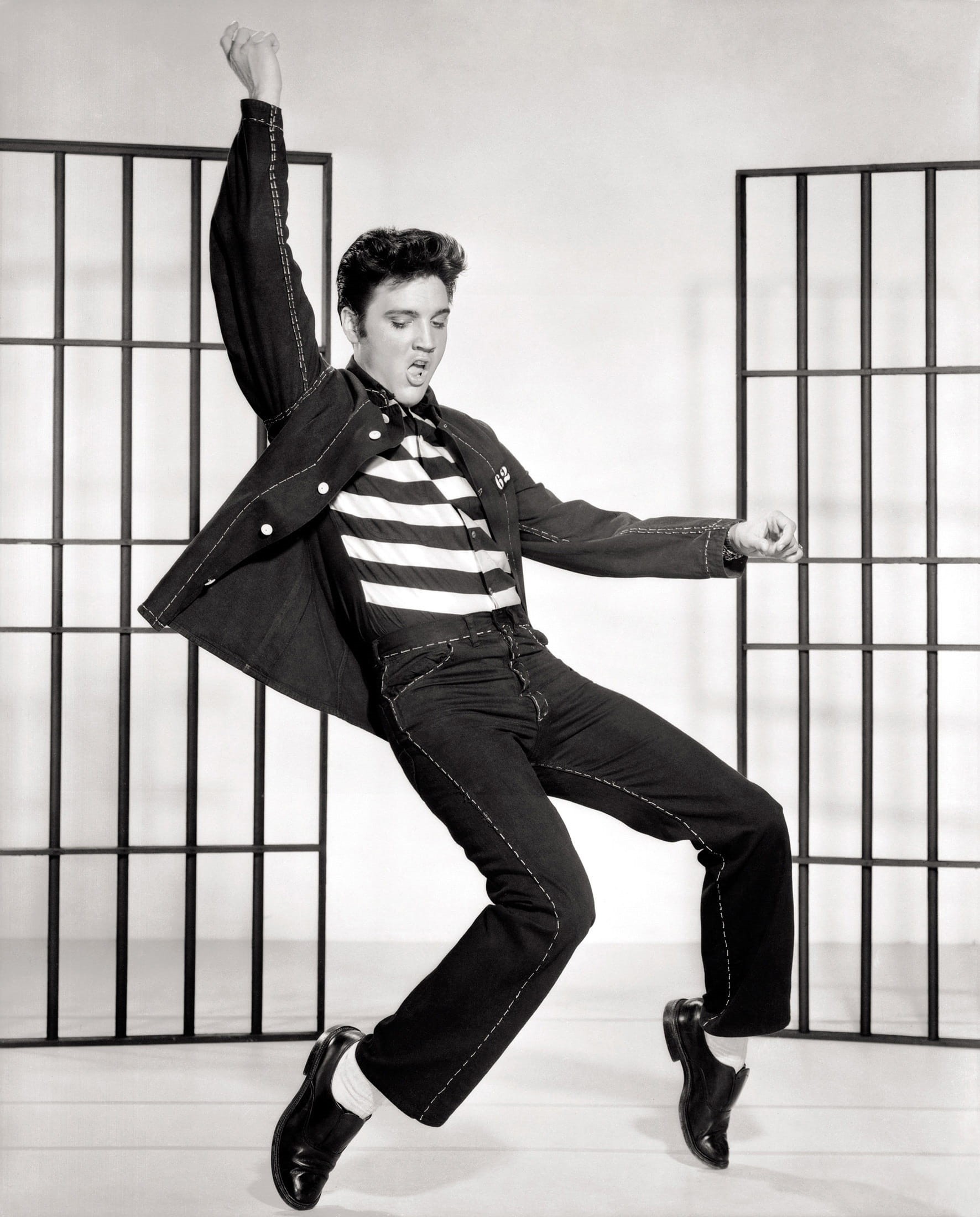 casual, lifestyles, pants, 1080P, fashion, leather, vintage, person, black-and-white, portrait, male, famous, celebrity, dance, punishment, indoors, jacket, Phone HD Wallpaper