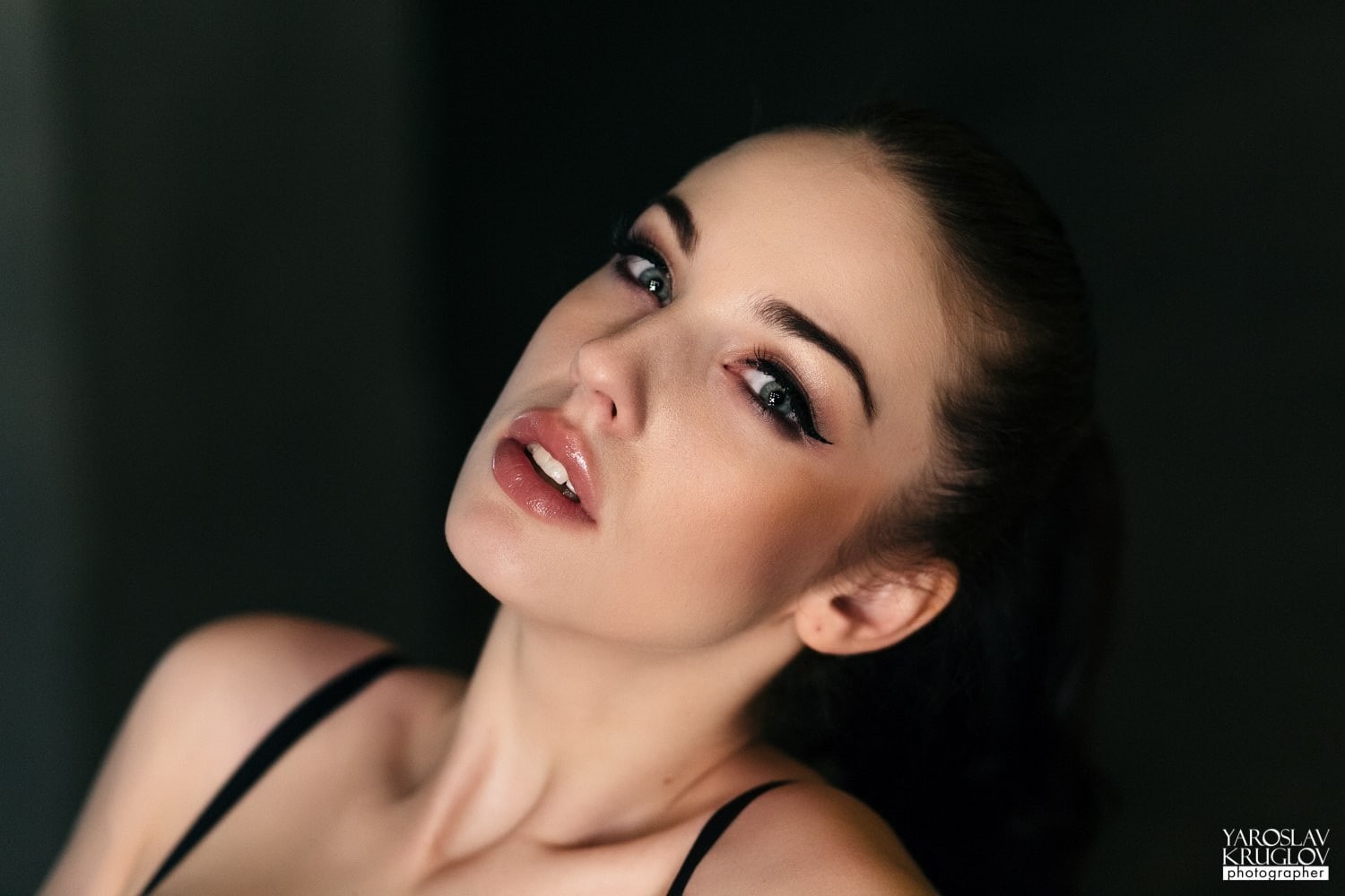 model, contemplation, beautiful people, front view, headshot, women, looking at viewer, hairstyle, face, indoors, open mouth, black background, Alla Berger, HD Wallpaper