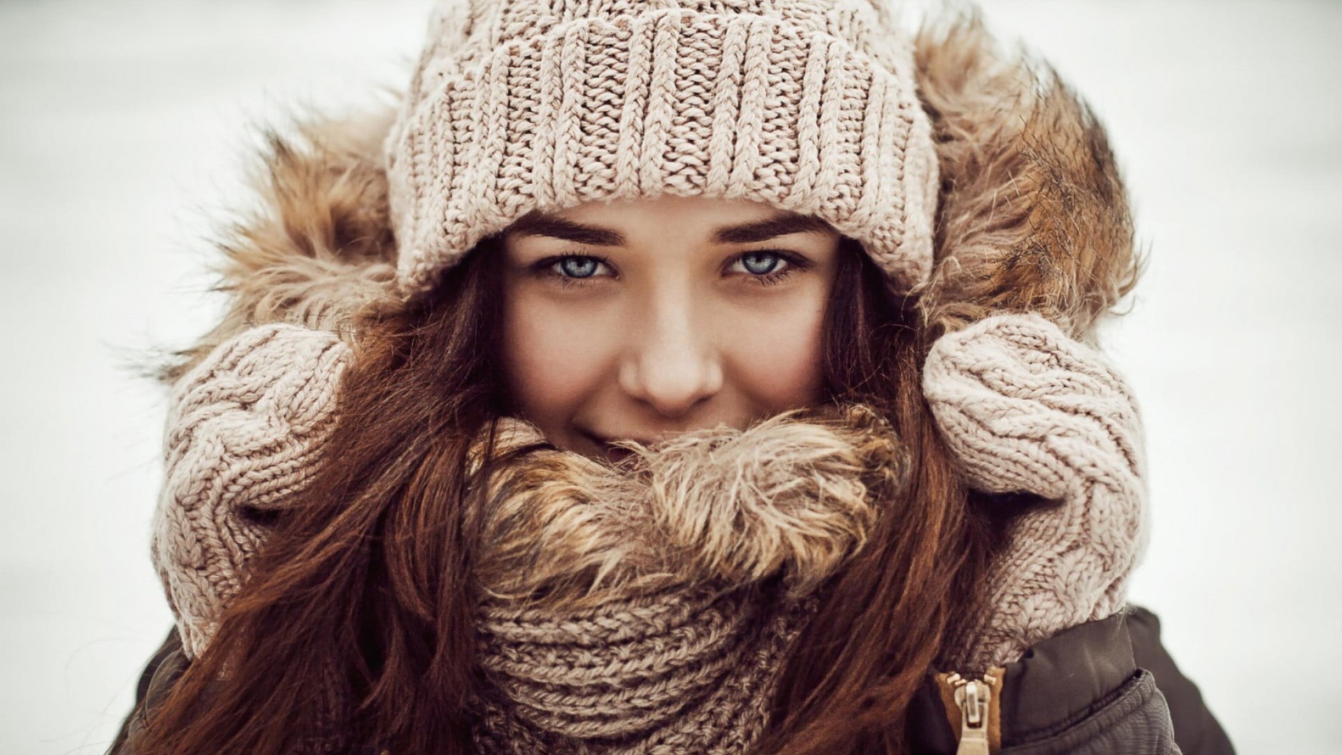 young adult, s, beige, model, cap, beautiful woman, looking at camera, knitted, beautiful people, warm clothing, women outdoors, hairstyle, knit hat, fashion, HD Wallpaper