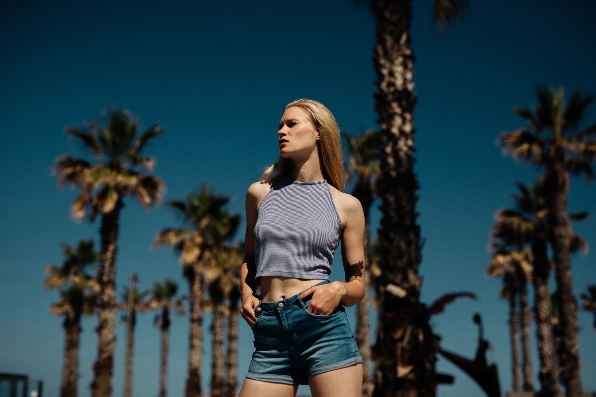 hair, beauty, women, three quarter length, young women, tree, 1080P, focus on foreground, grey tops, casual clothing, standing, contemplation, nature, HD Wallpaper
