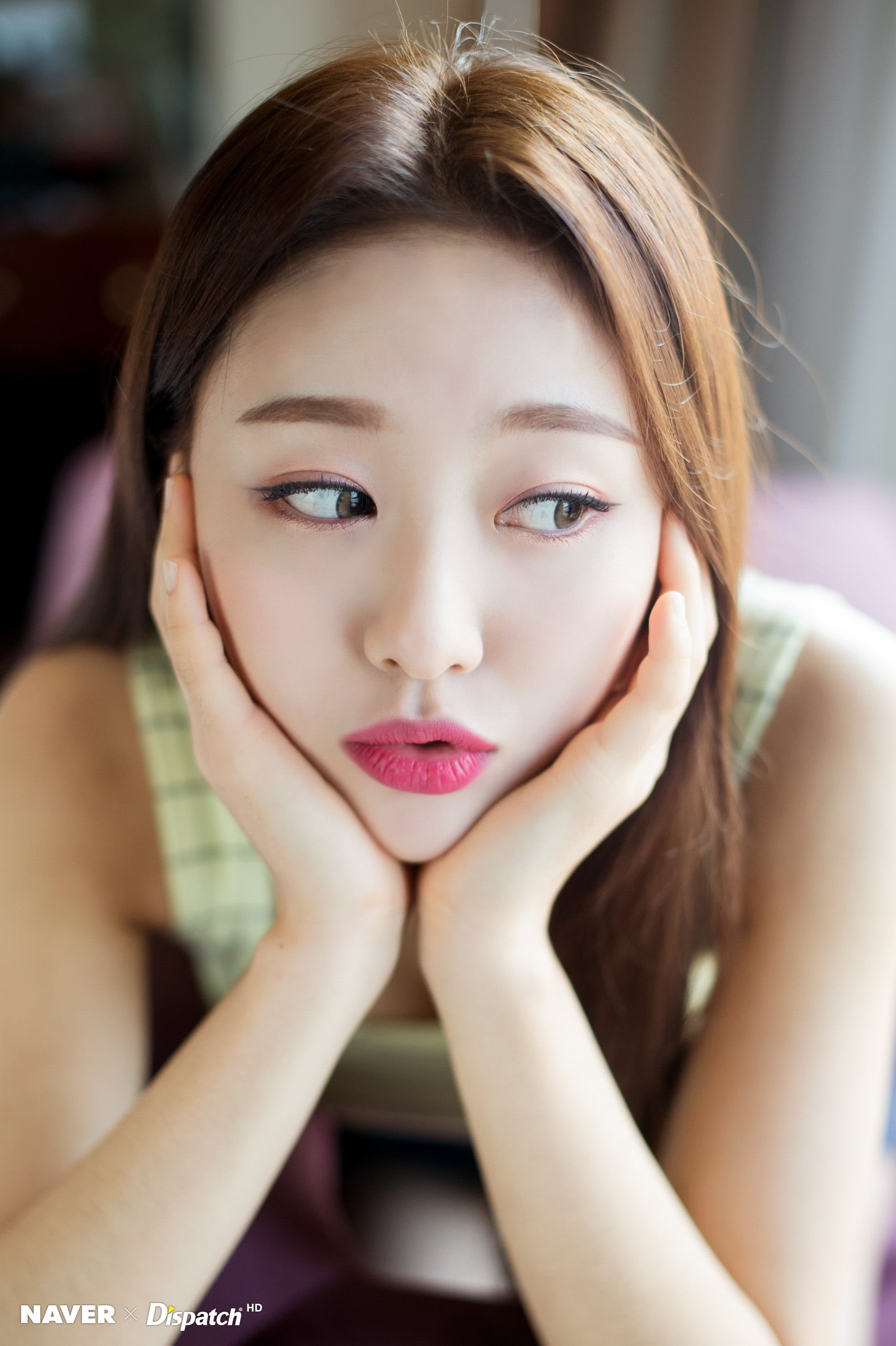 hairstyle, brown hair, one person, women, 2K, K-pop, beauty, hair, looking at camera, portrait, adult, headshot, Asian, young adult, human body part, LOONA, Phone HD Wallpaper