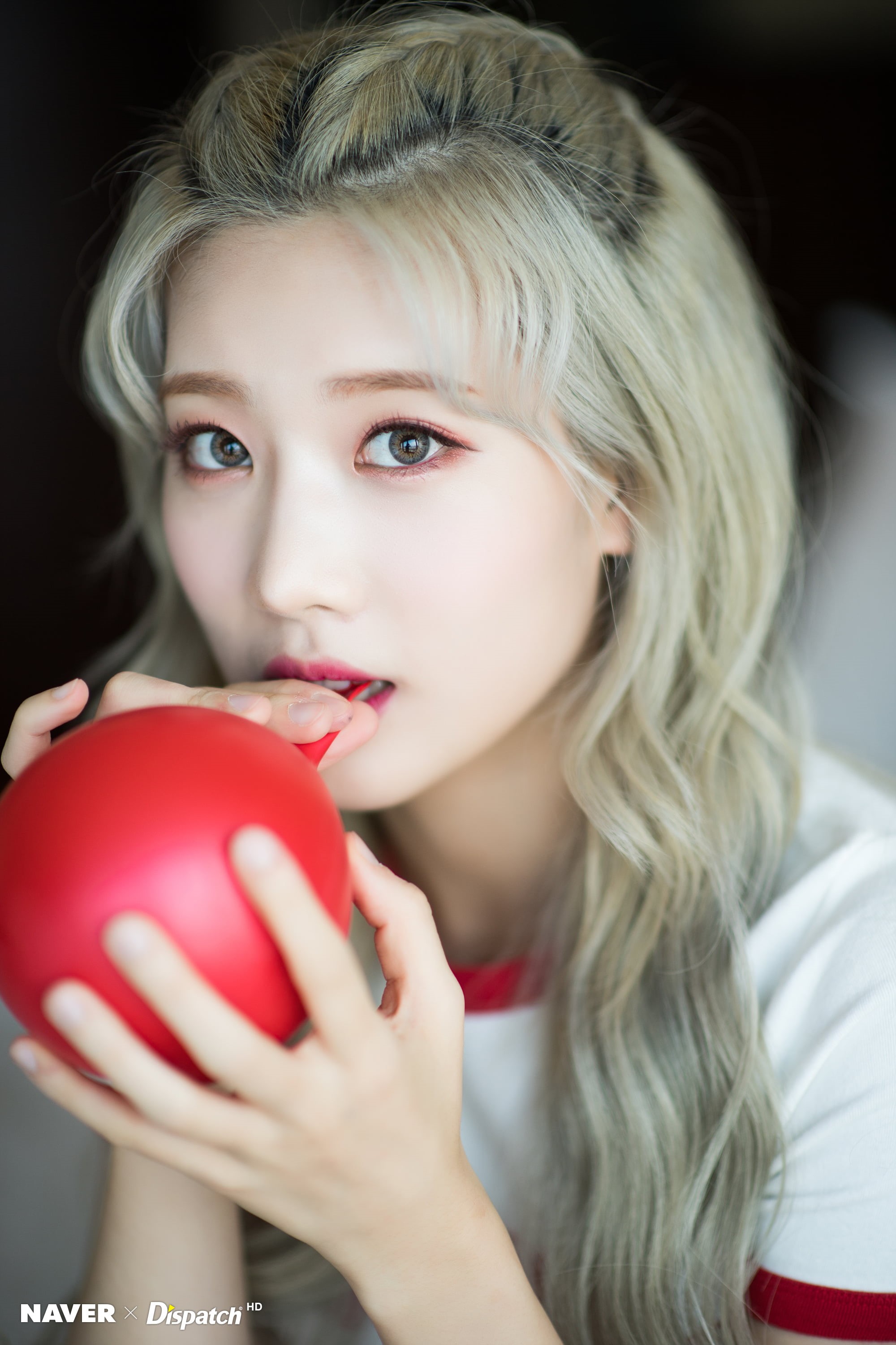 K-pop, young adult, hairstyle, positive emotion, portrait, beautiful woman, Asian, holding, looking at camera, close-up, beautiful people, hair, women, Phone HD Wallpaper