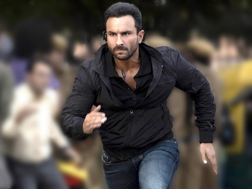 males, facial hair, zip, clothing, actor, s, one person, front view, Male Celebrities, focus on foreground, adult, casual clothing, young adult, city, super, HD Wallpaper