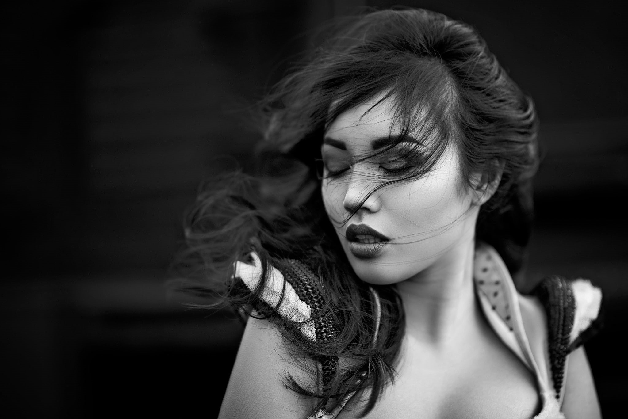 long hair, women, face, windy, brunette, closed eyes, model, Mark Prinz, wavy hair, 1080P, juicy lips, portrait, monochrome, HD Wallpaper