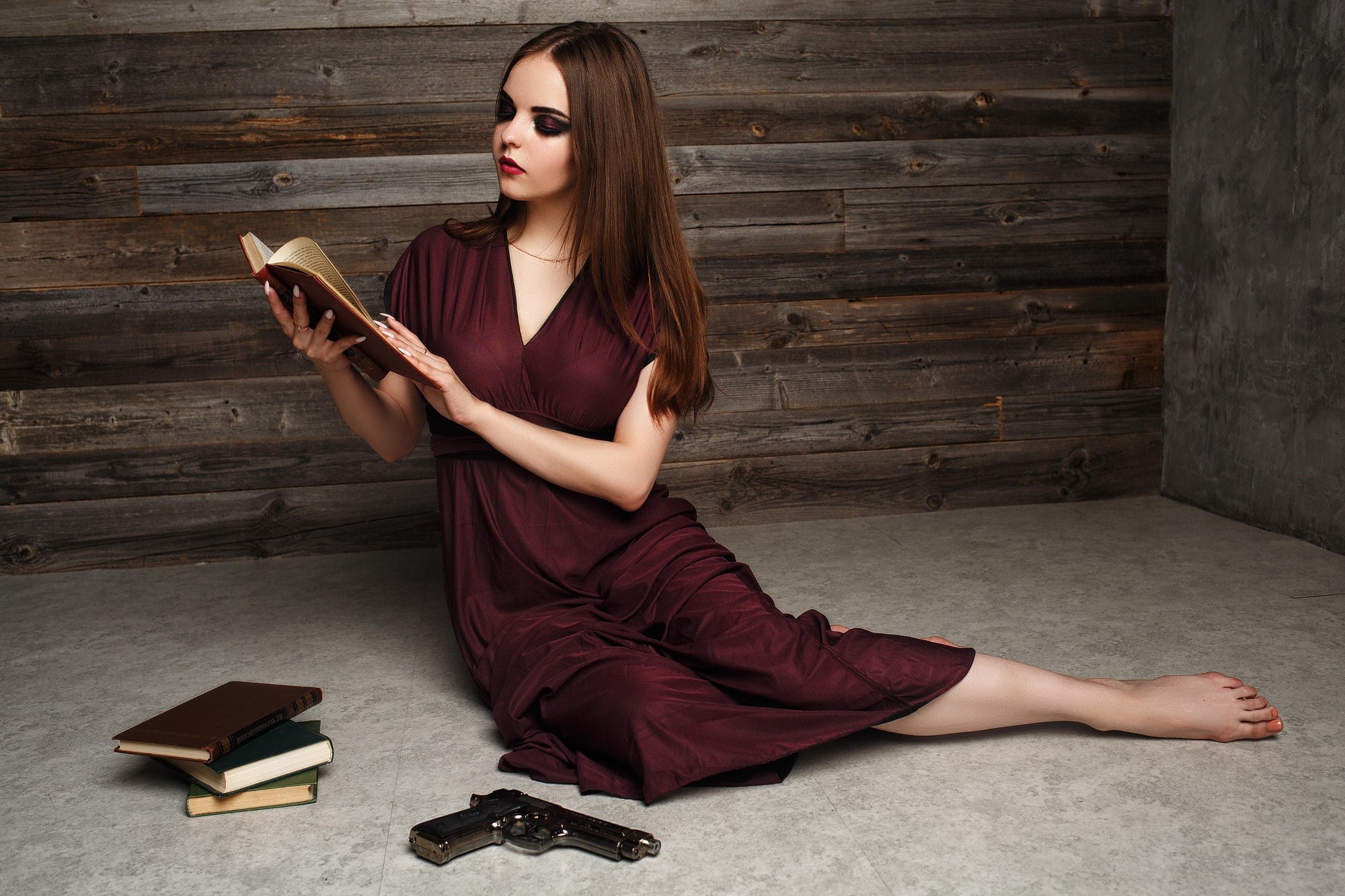 1080P, barefoot, brunette, books, Yri Filichkin, 500px, girls with guns, gun, women, toes, HD Wallpaper
