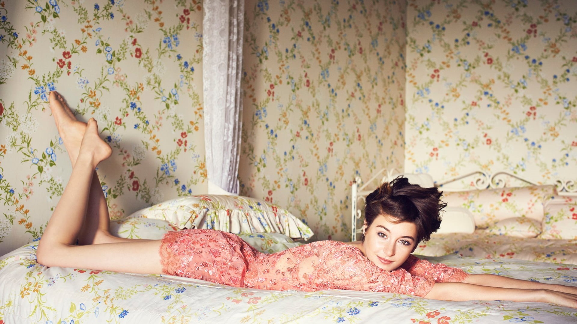 1080P, beautiful woman, women, young women, one person, relaxation, rompers, domestic room, pattern, pink, young adult, furniture, floral, Shailene Woodley, HD Wallpaper