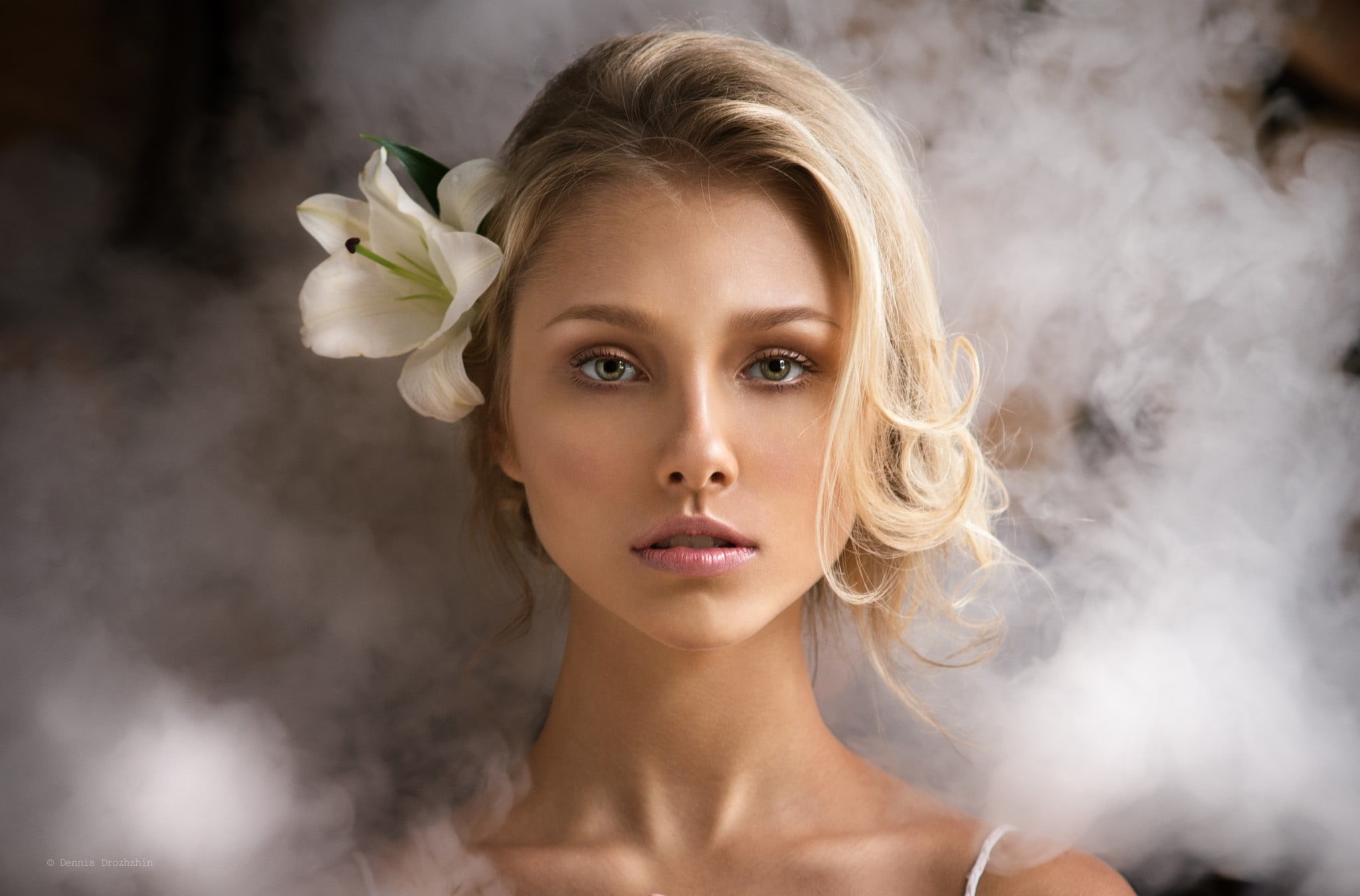 nature, beauty in nature, hairstyle, adult, green eyes, Dennis Drozhzhin, hair, blonde, fashion, beautiful woman, headshot, flower, short hair, contemplation, HD Wallpaper