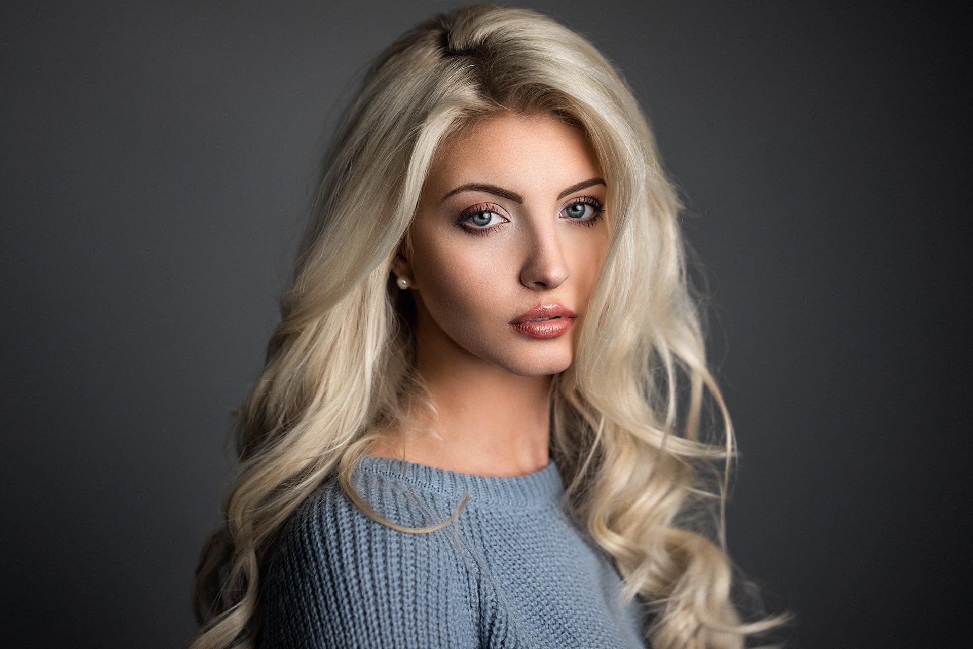 one person, fashion, studio shot, beautiful people, adult, young adult, front view, women face blonde ann sophie portrait, looking at camera, hairstyle, HD Wallpaper