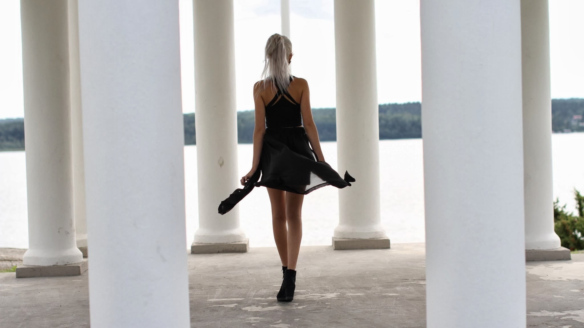 young women, architectural column, white hair, clothing, shoe, architecture, platinum blonde, 1080P, beautiful woman, hairstyle, outdoors, leisure activity, HD Wallpaper