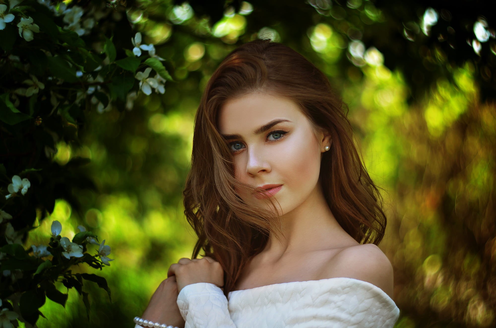 brown hair, looking at camera, brunette, focus on foreground, women, tree, adult, outdoors, headshot, young women, portrait, hair in face, contemplation, HD Wallpaper