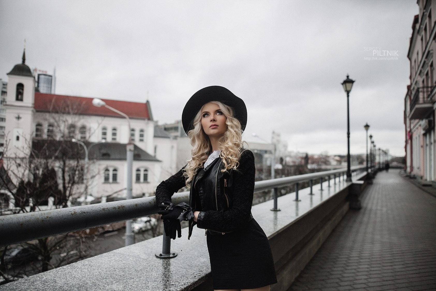 black clothing, black gloves, 720P, leather jackets, glamour women, looking up, portrait, black hat, women, women with hats, curly hair, black skirts, HD Wallpaper