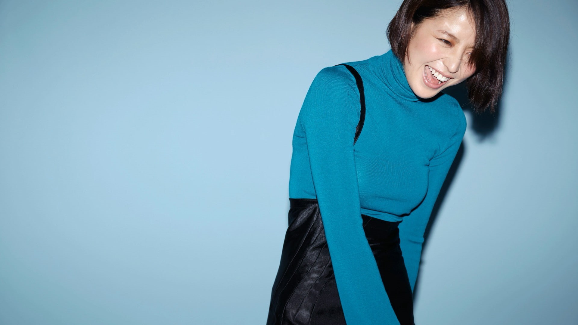 hair, copy space, young adult, happiness, standing, teeth, toothy smile, one person, turtlenecks, blue, indoors, Masami Nagasawa, brunette, studio shot, HD Wallpaper