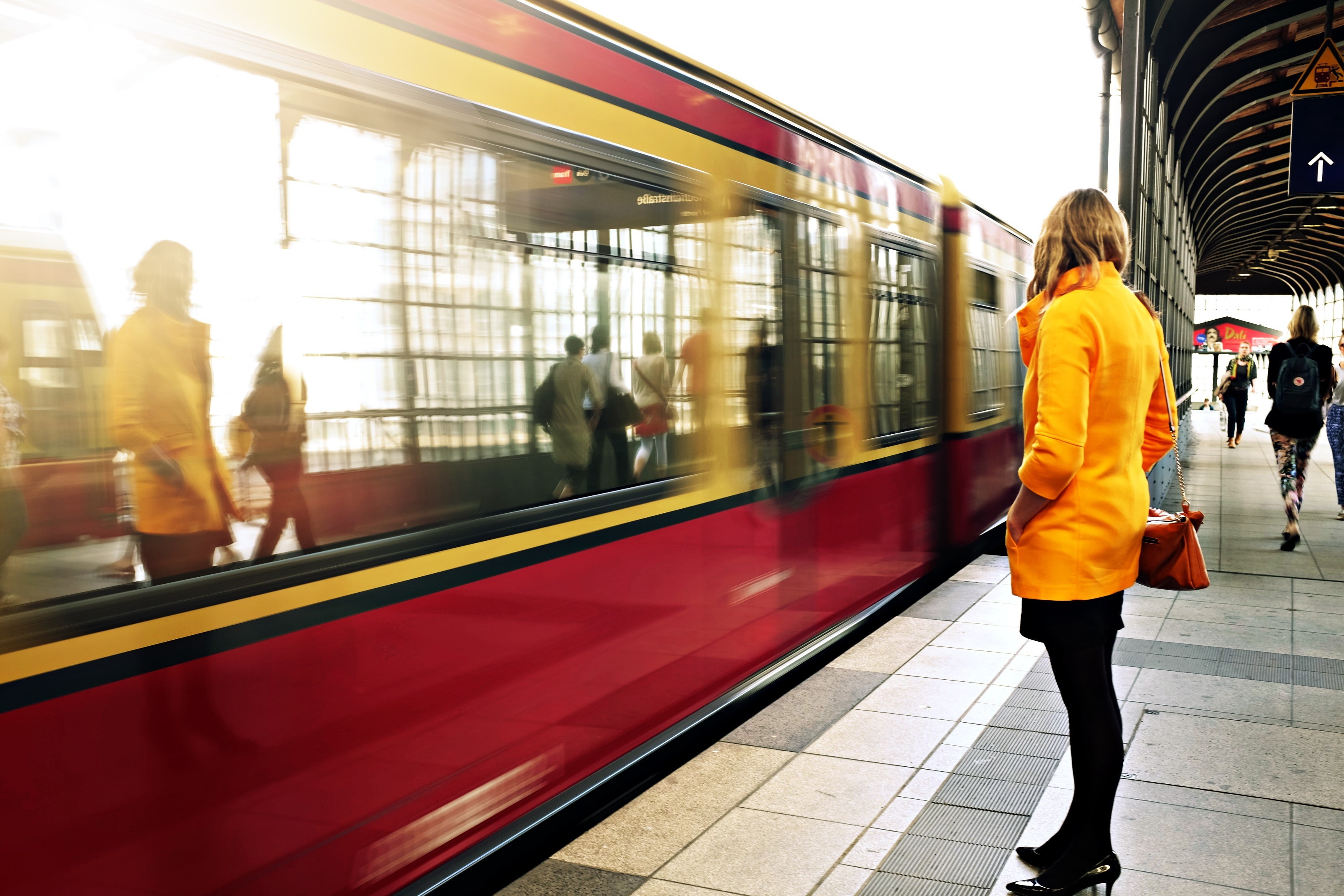 yellow jacket, train, coats, women, vehicle, 2K, Berlin, train station, subway, Germany, HD Wallpaper