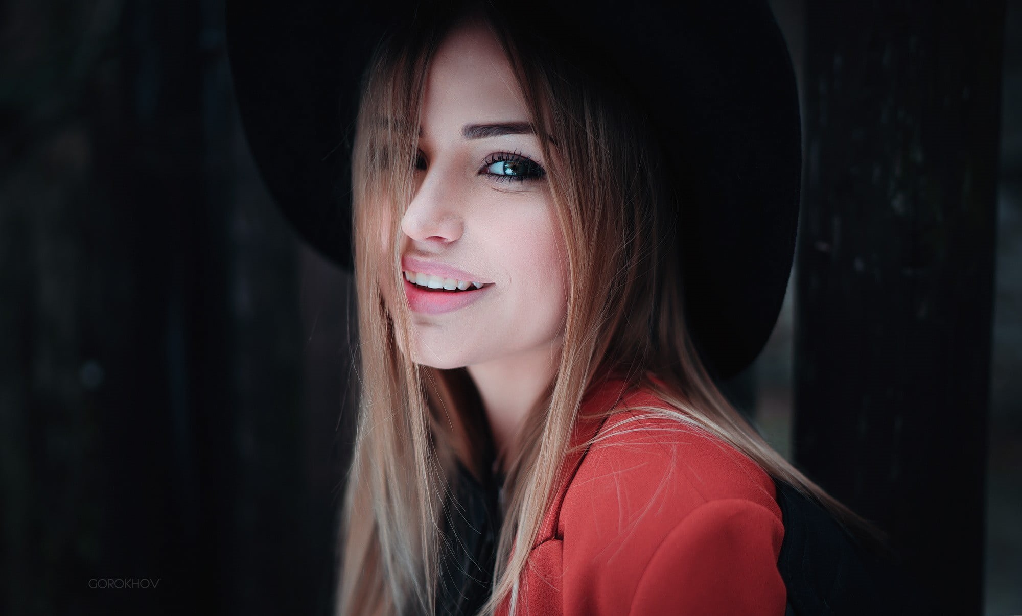 human face, looking at camera, happiness, beautiful people, black background, headshot, 1080P, portrait, adult, beauty, blonde, emotion, hairstyle, eyes, HD Wallpaper