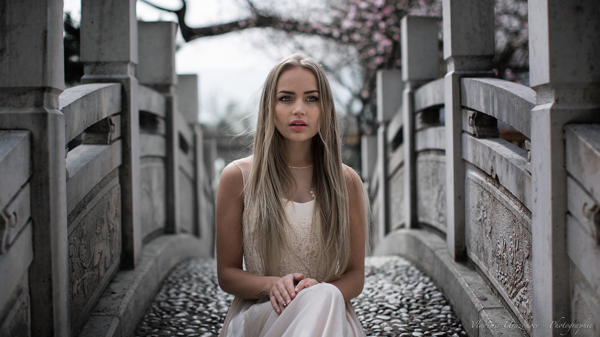 long hair, dyed hair, 1080P, model, white dress, Mary Jane, looking into the distance, bridge, women, wedding dress, white hair, Maria Puchnina, women, HD Wallpaper