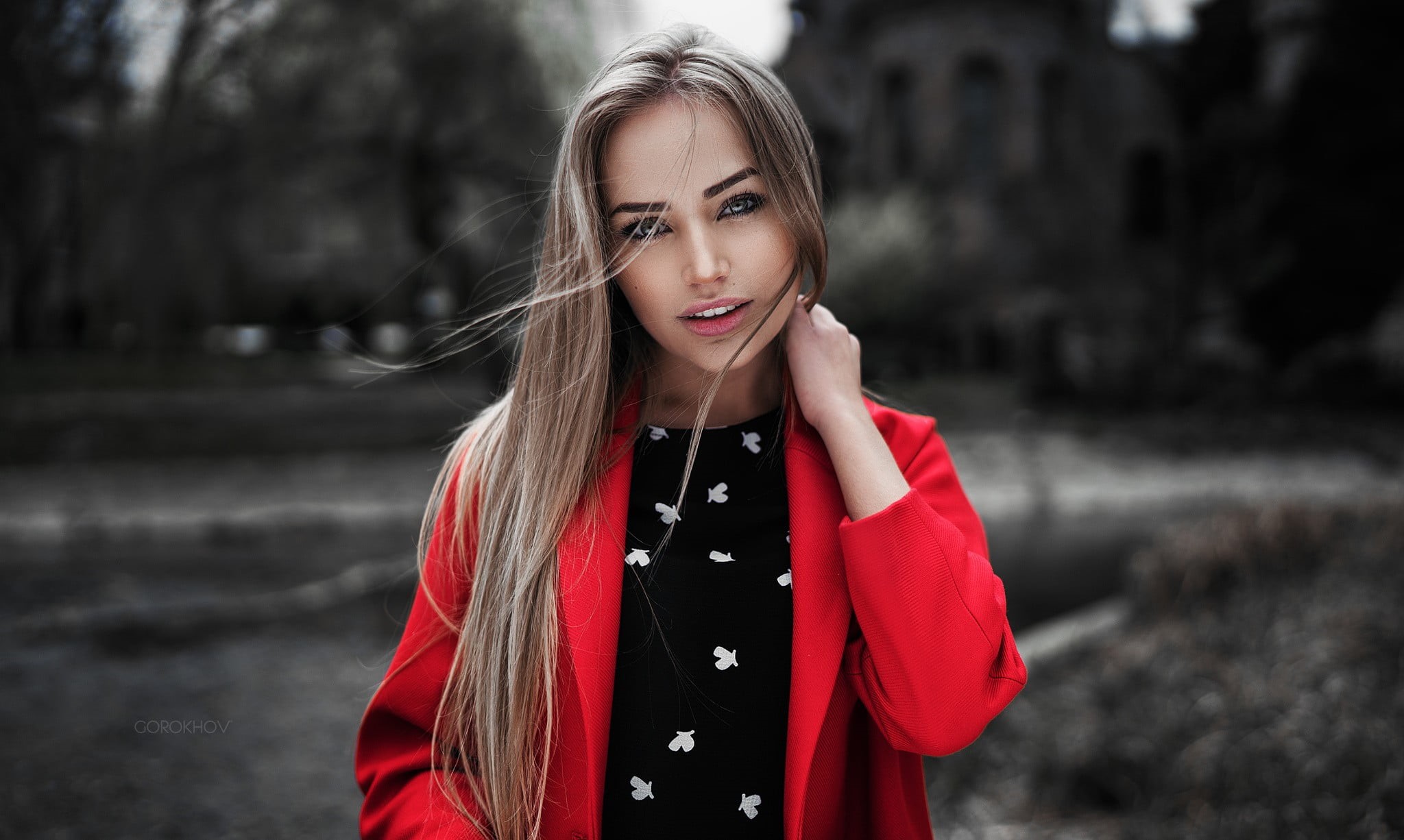 windy, portrait, beauty, depth of field, young adult, young women, red coat, focus on foreground, women outdoors, juicy lips, real people, lifestyles, front view, HD Wallpaper