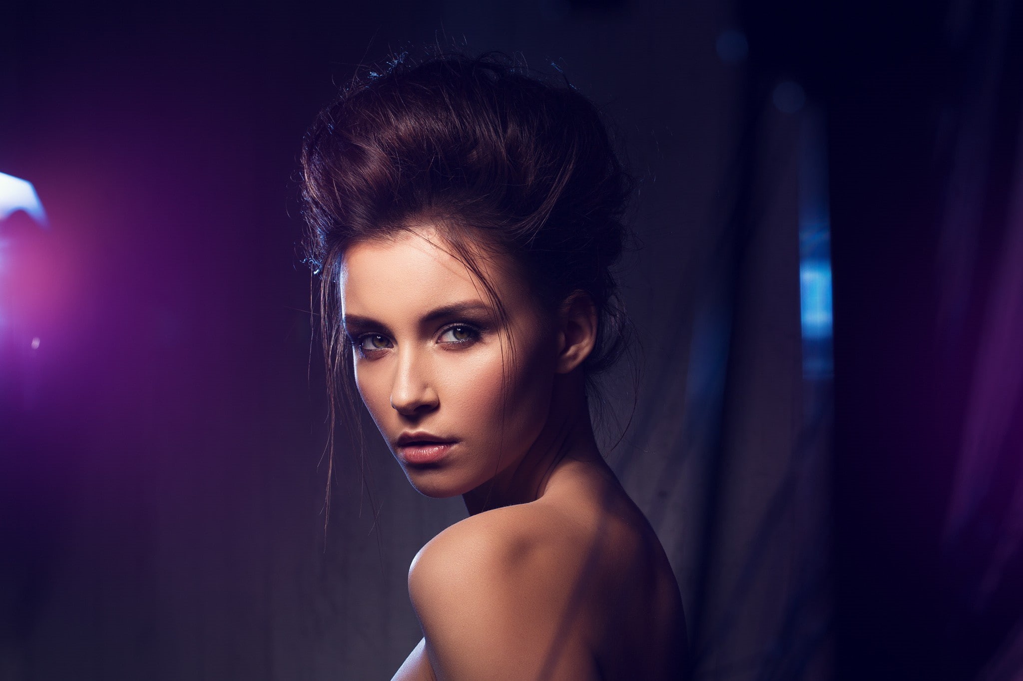 young adult, brown hair, human hair, eyeliner, beautiful woman, headshot, lights, 1080P, adult, portrait, looking at viewer, dark, human face, smoky eyes, HD Wallpaper