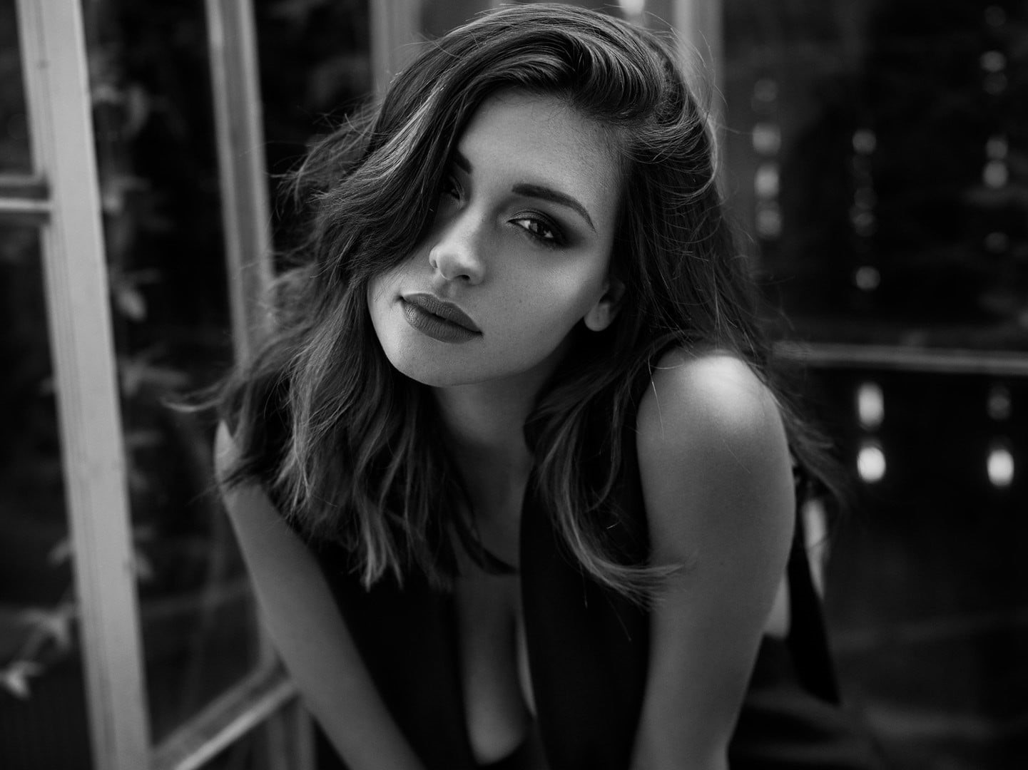 black clothing, contemplation, depression - sadness, focus on foreground, beautiful woman, beauty, women, face, architecture, hair, hairstyle, lifestyles, HD Wallpaper