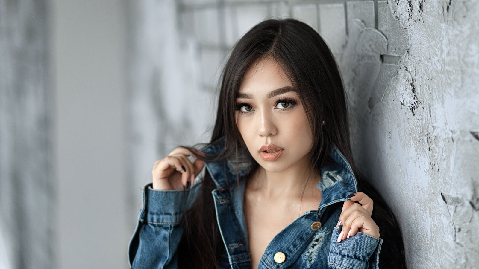 portrait, fashion, casual clothing, long hair, body part, young adult, painted nails, looking at camera, hair, beautiful people, front view, hairstyle, HD Wallpaper