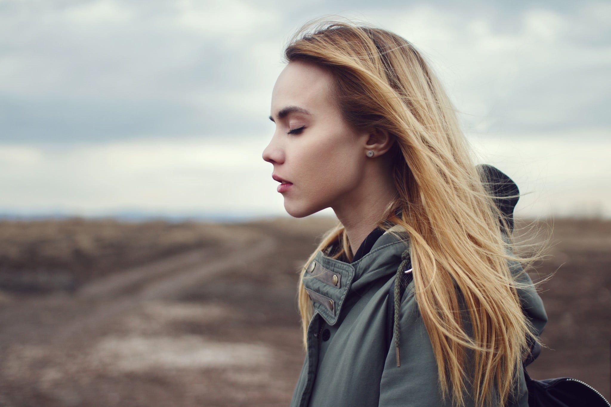 nature, leisure activity, young adult, young women, one person, windy, beautiful woman, blonde, gray, 1080P, looking, human hair, side view, outdoors, HD Wallpaper