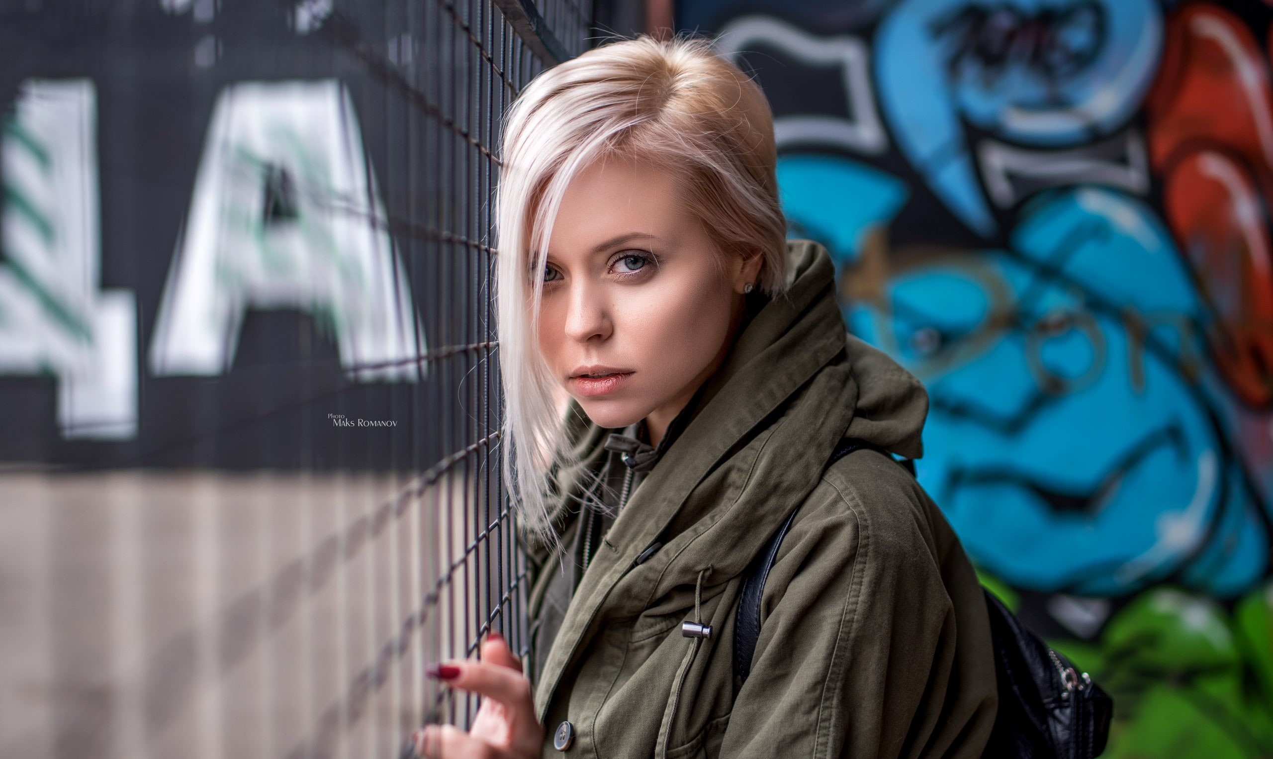 2K, adult, graffiti, beauty, headshot, young adult, beautiful woman, one person, hairstyle, lifestyles, clothing, depth of field, women outdoors, blonde, HD Wallpaper