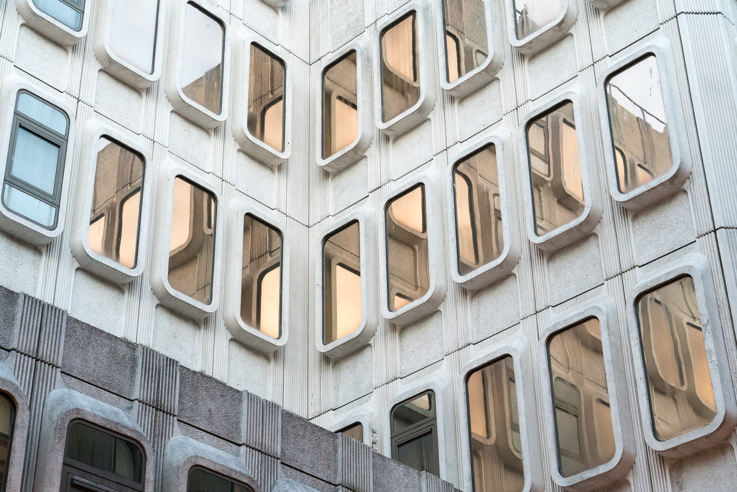 plastic, steel, pattern, arquitectura, outdoors, no people, building, built structure, low angle view, concrete, city, building feature, window, architecture, HD Wallpaper