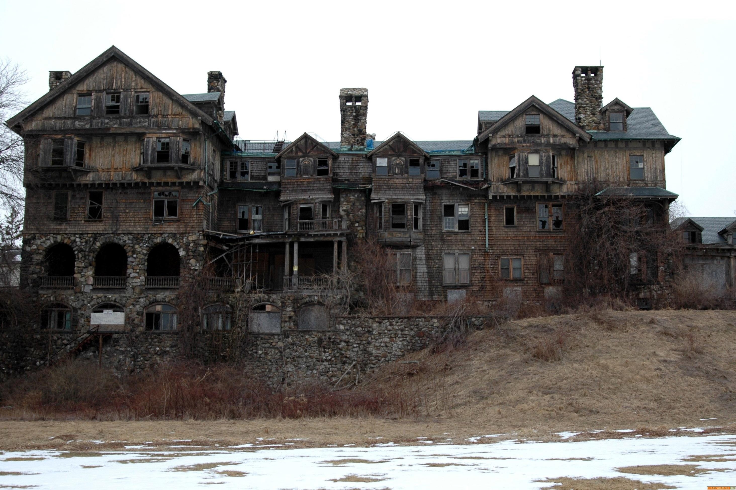 2K, outdoors, house, concrete, building, old, residential district, abandoned, sky, run-down, no people, waterfront, demolished, deterioration, black, HD Wallpaper