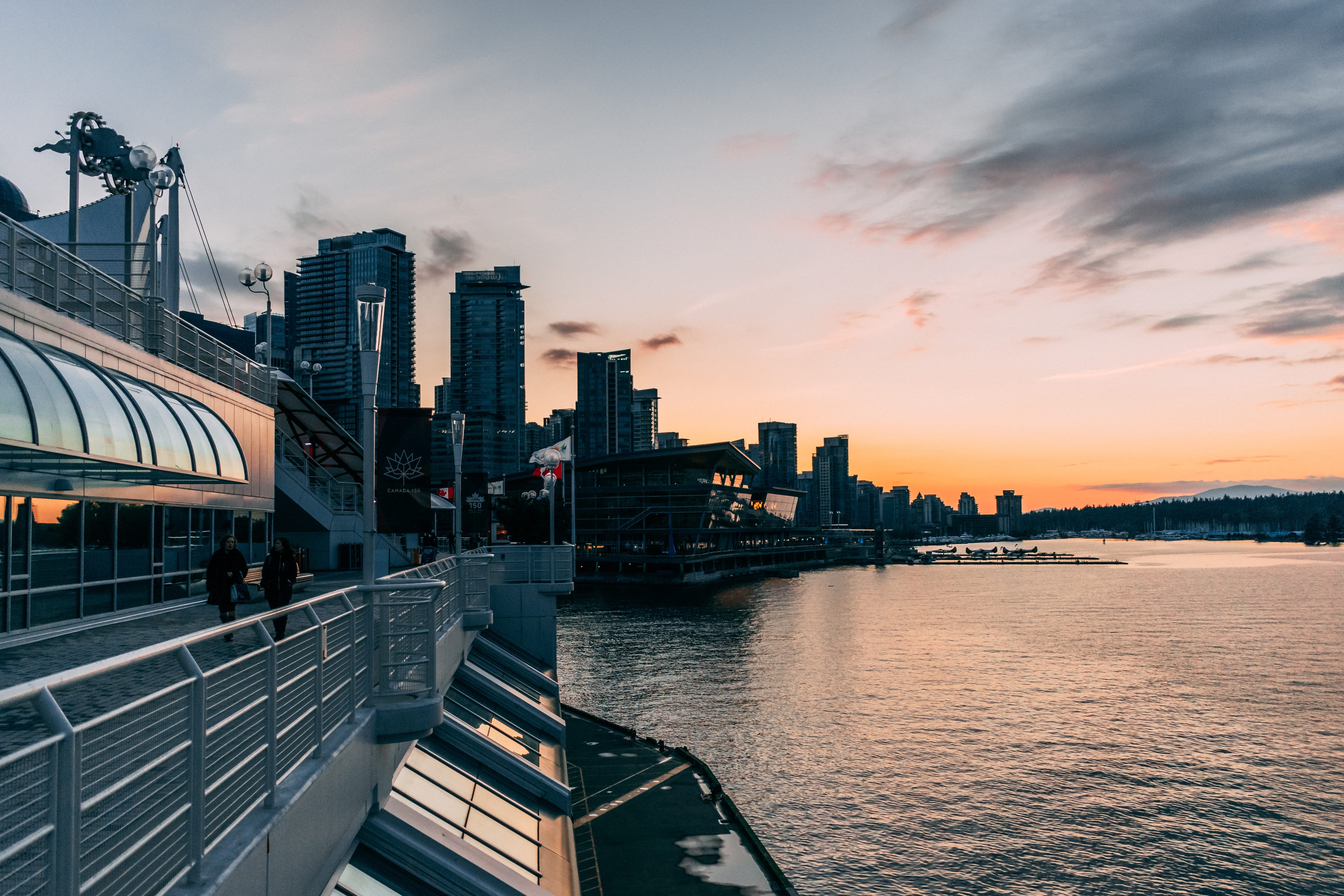 city life, built structure, river, water, modern, scenic, cloud - sky, connection, building exterior, transportation, downtown, walking, street, office building exterior, HD Wallpaper