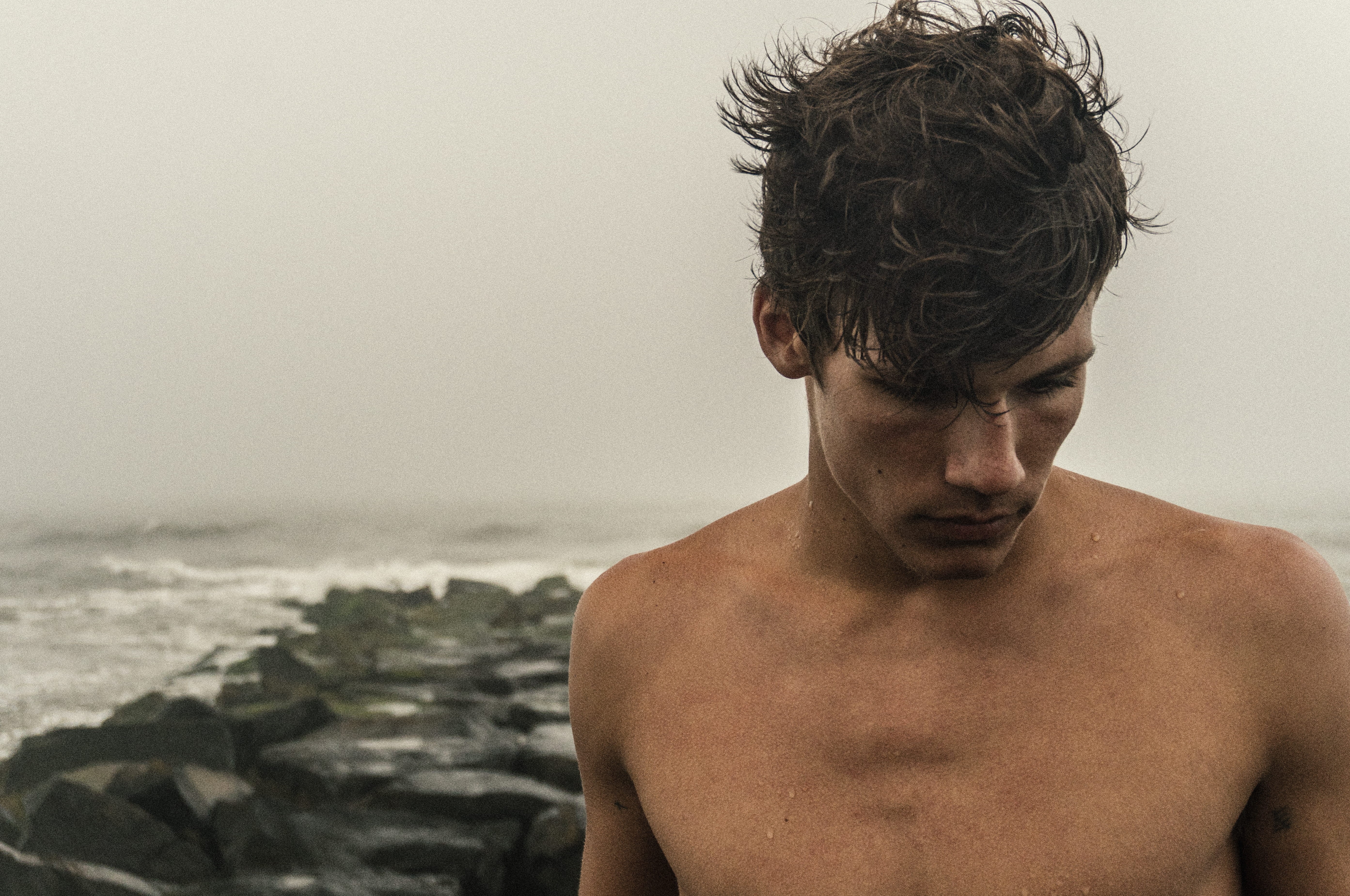 contemplation, front view, behind, daytime, young Adult, sea, one Man Only, serious, young Men, leisure activity, muscular Build, outdoors, person, man, HD Wallpaper