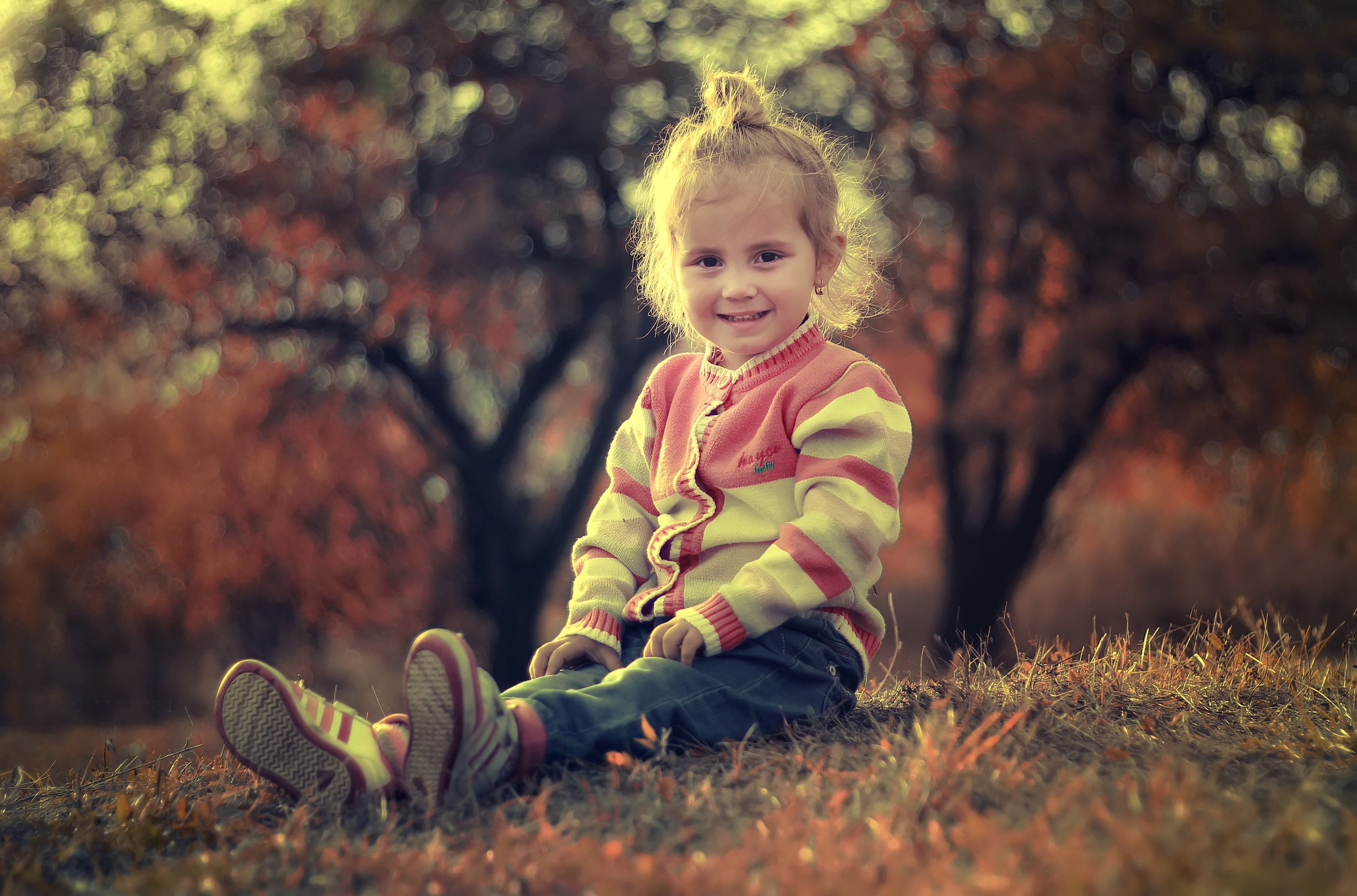 child, small, love, innocence, baby, joy, sitting, family, one Person, blond hair, plant, outdoors, playing, day, portrait, caucasian Ethnicity, casual clothing, HD Wallpaper